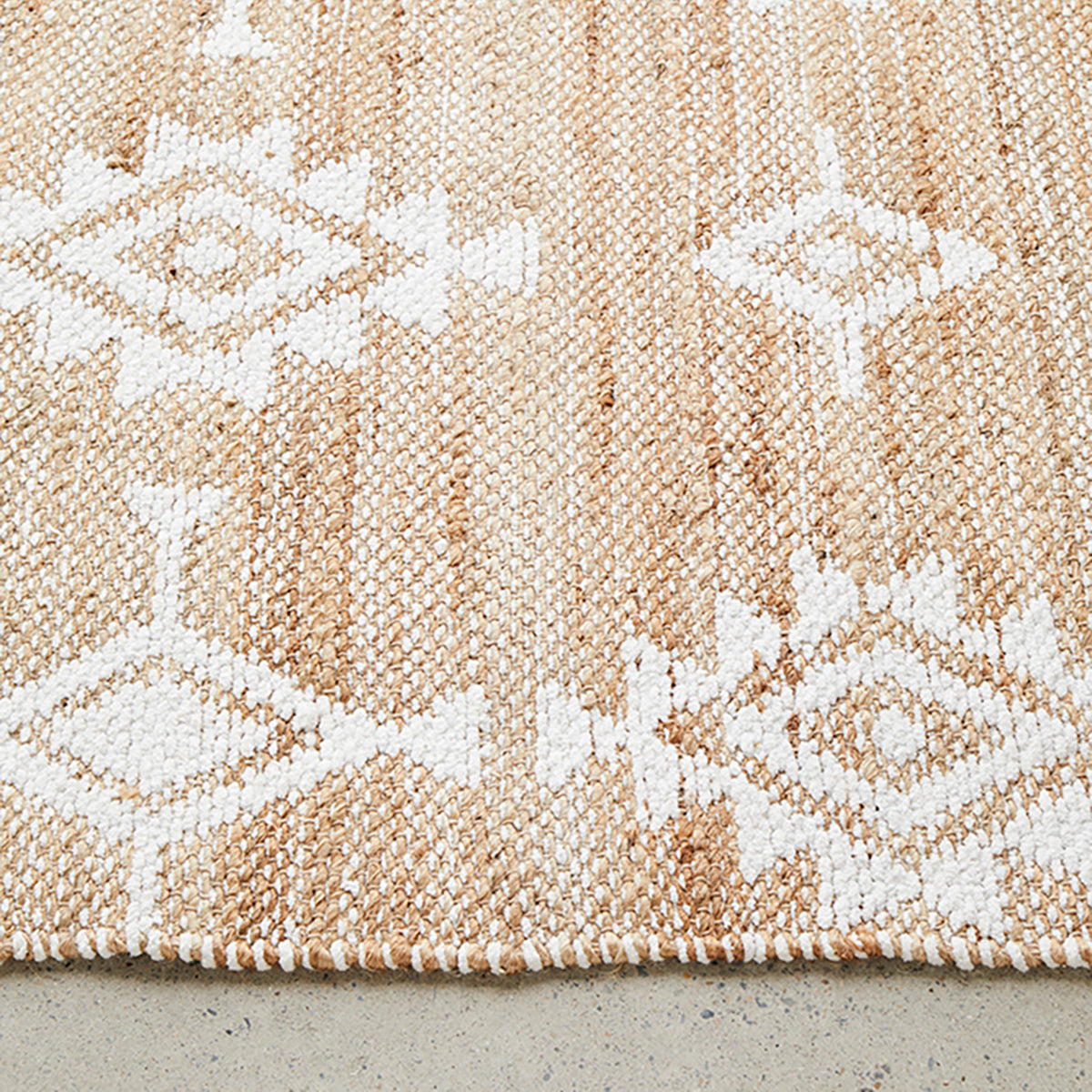 Bodhi Quinton Natural Fiber Rug - Handwoven Jute Area Rug for Living Room, Bedroom, or Boho Home Decor