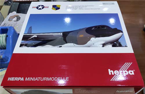 1/200 Scale Diecast Boeing B-52G Strategic Bomber - USAF Andersen Air Base Model Aircraft | Collectible Military Plane for Display & Aviation Enthusiasts
