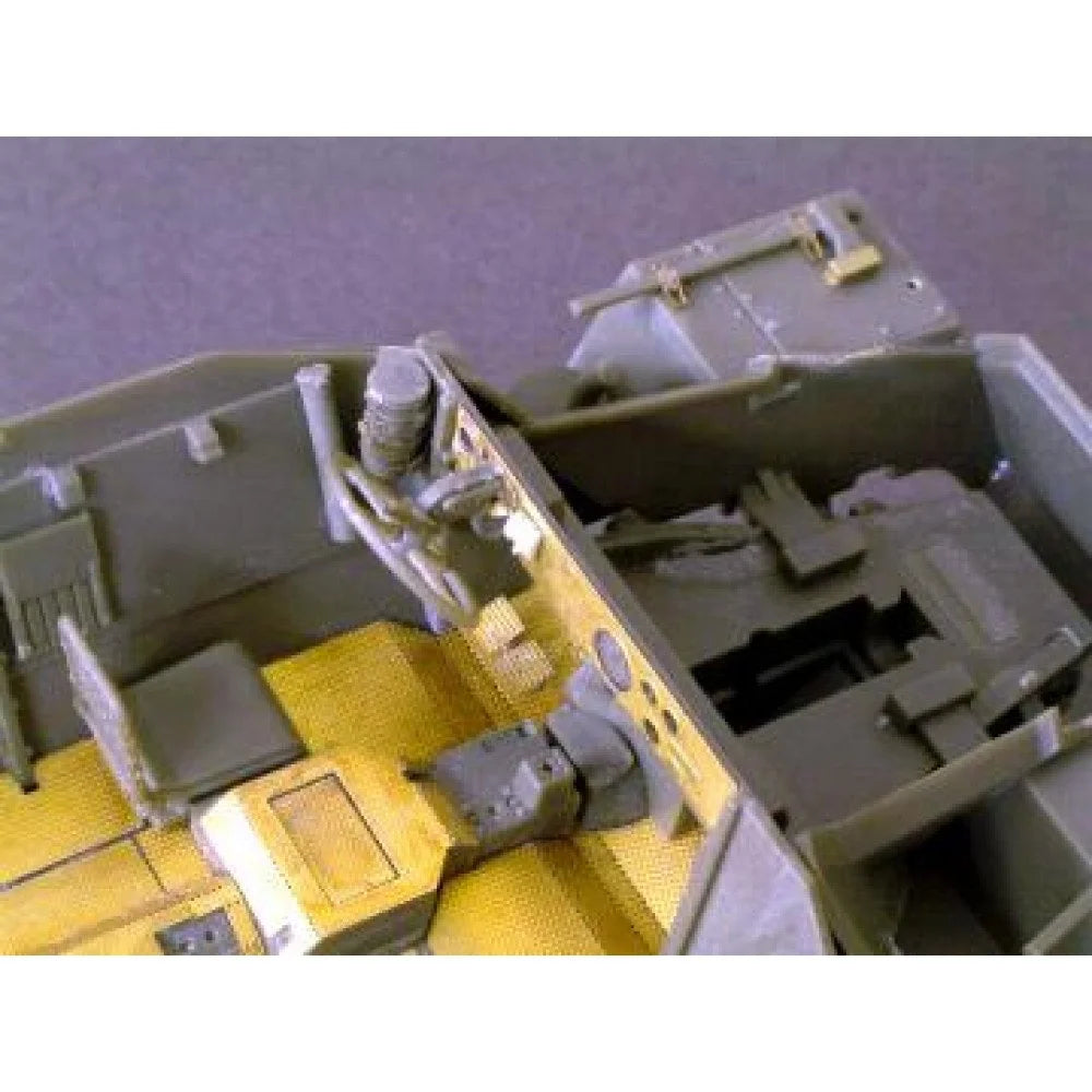 1/35 Scale AFV 35068 Sd.Kfz. 251/9 D Halftrack with 75mm Gun - German WWII Military Vehicle Model Kit for Collectors & Hobbyists - Perfect for Dioramas, Wargaming & Historical Displays