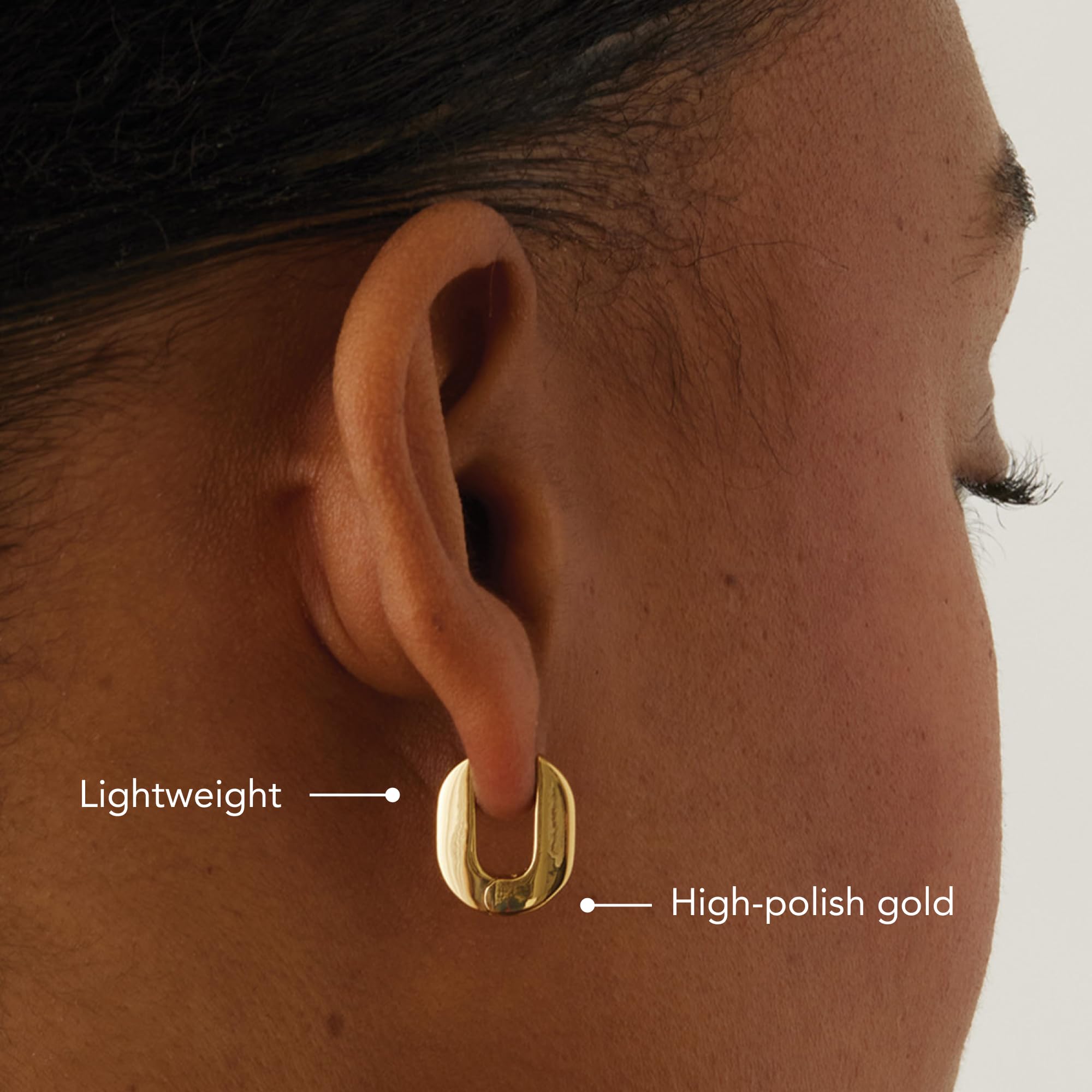 JENNY BIRD Teeni Toni Huggie Earrings - Gold Hoop Earrings for Women, Minimalist Small Huggie Hoops, Everyday Wear, Gift for Her, Perfect for Work, Date Night & Special Occasions