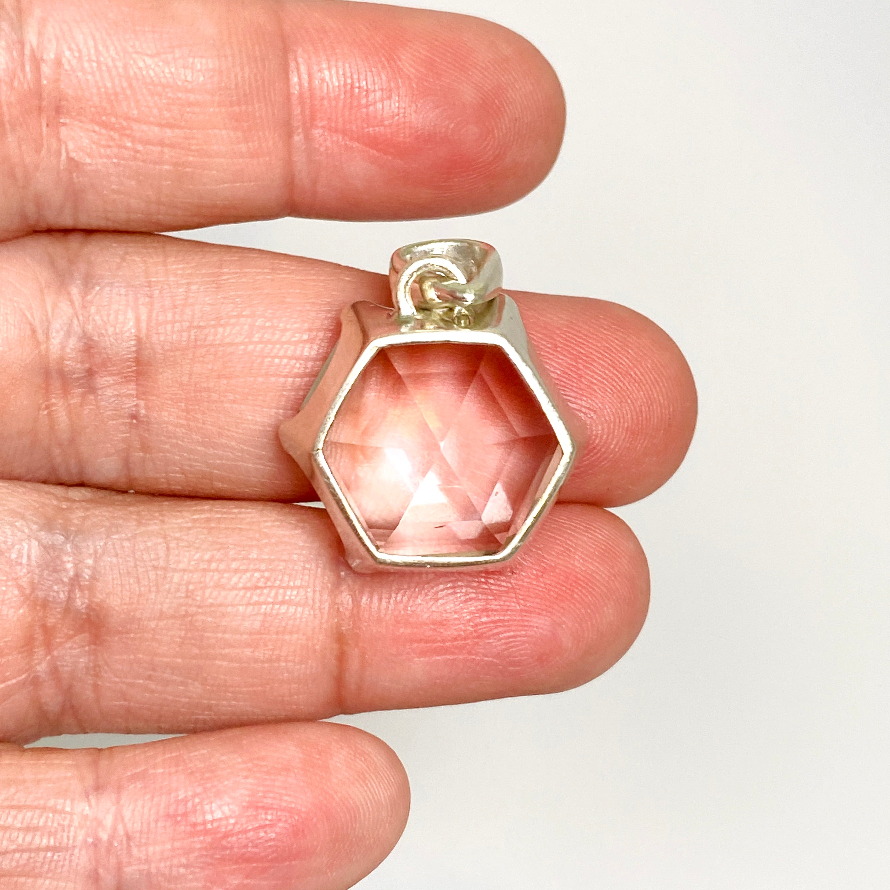 Natural Clear Quartz Hexagon Faceted Pendant Necklace - Elegant Healing Crystal Jewelry for Women - Perfect for Meditation, Yoga & Spiritual Gifts