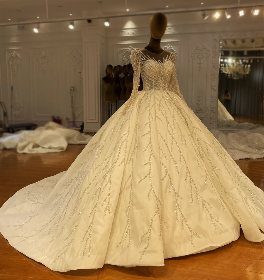 Off White Luxury Ball Gown Wedding Dress with Long Sleeves - Elegant Bridal Gown for Formal Weddings, Prom & Special Occasions