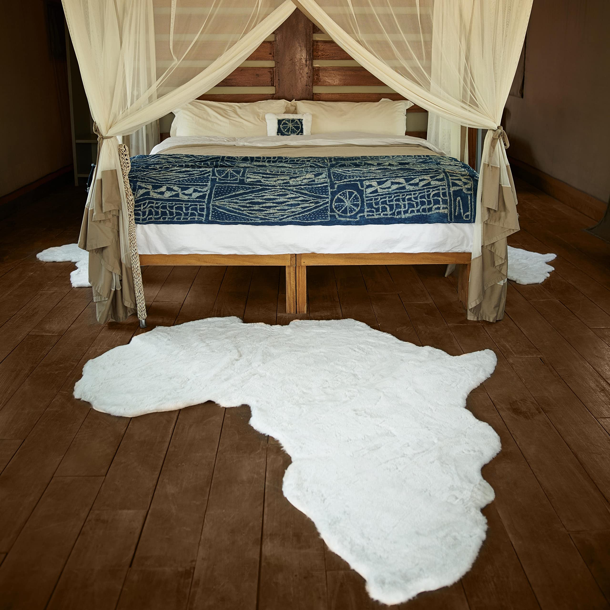 Premium Faux Rabbit Fur Area Rug - Soft Plush Luxury Home Decor for Nursery, Living Room & Bedroom - 6x6 Feet White Throw Blanket - Perfect for Floor Covering, Sofa, Couch & Bed Accent - Thoughtful Gift Idea for Housewarming & Special Occasions