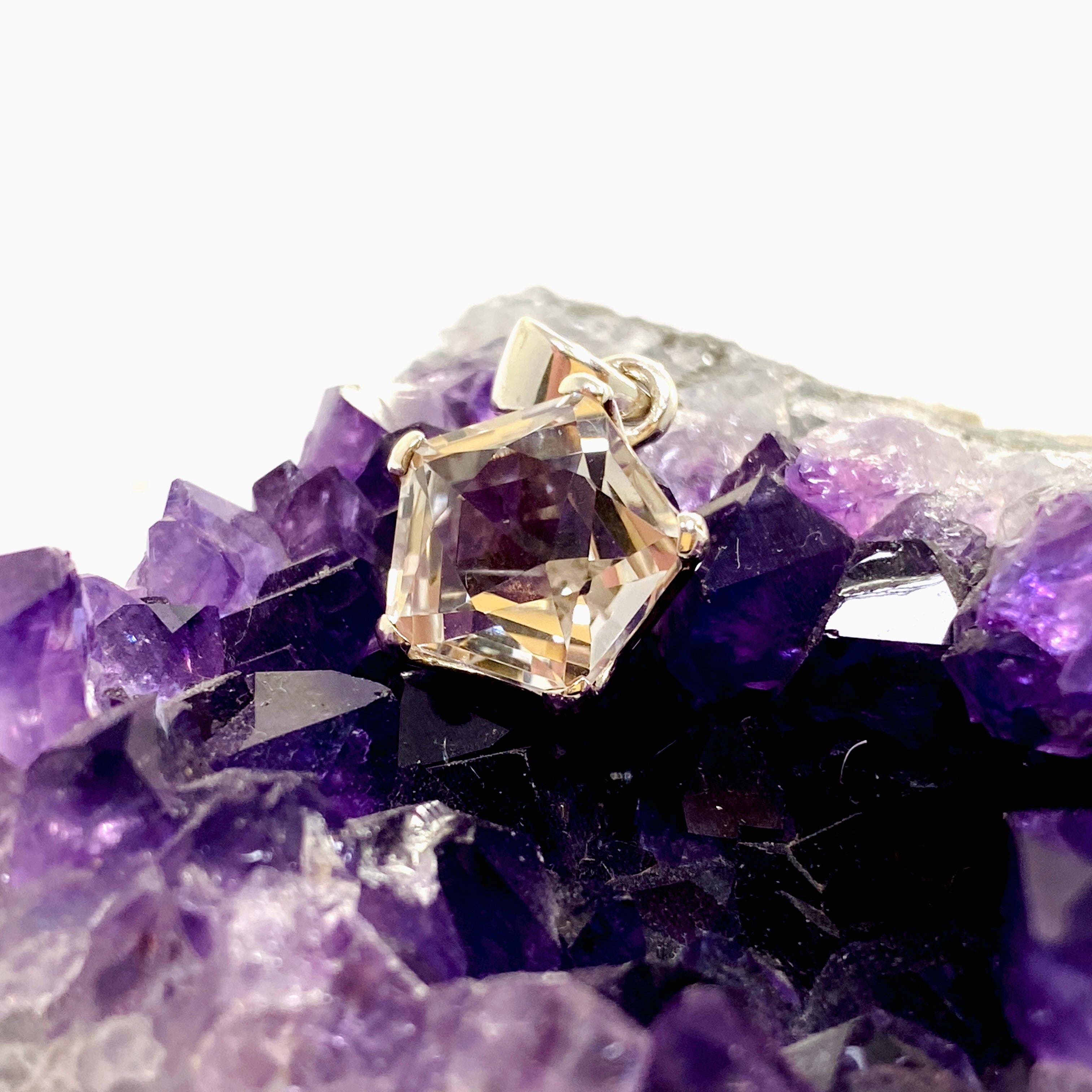 Natural Clear Quartz Pentagon Star Faceted Pendant Necklace - Spiritual Healing Jewelry for Meditation & Energy Work - PPGJ1083