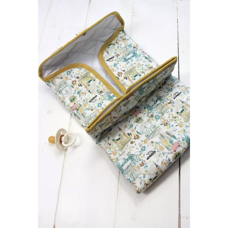 Organic Cotton Baby Changing Mat - Waterproof & Portable 67 x 42 cm - Perfect for Nursery, Travel & Diaper Changes | Barnabe aime le café Collection