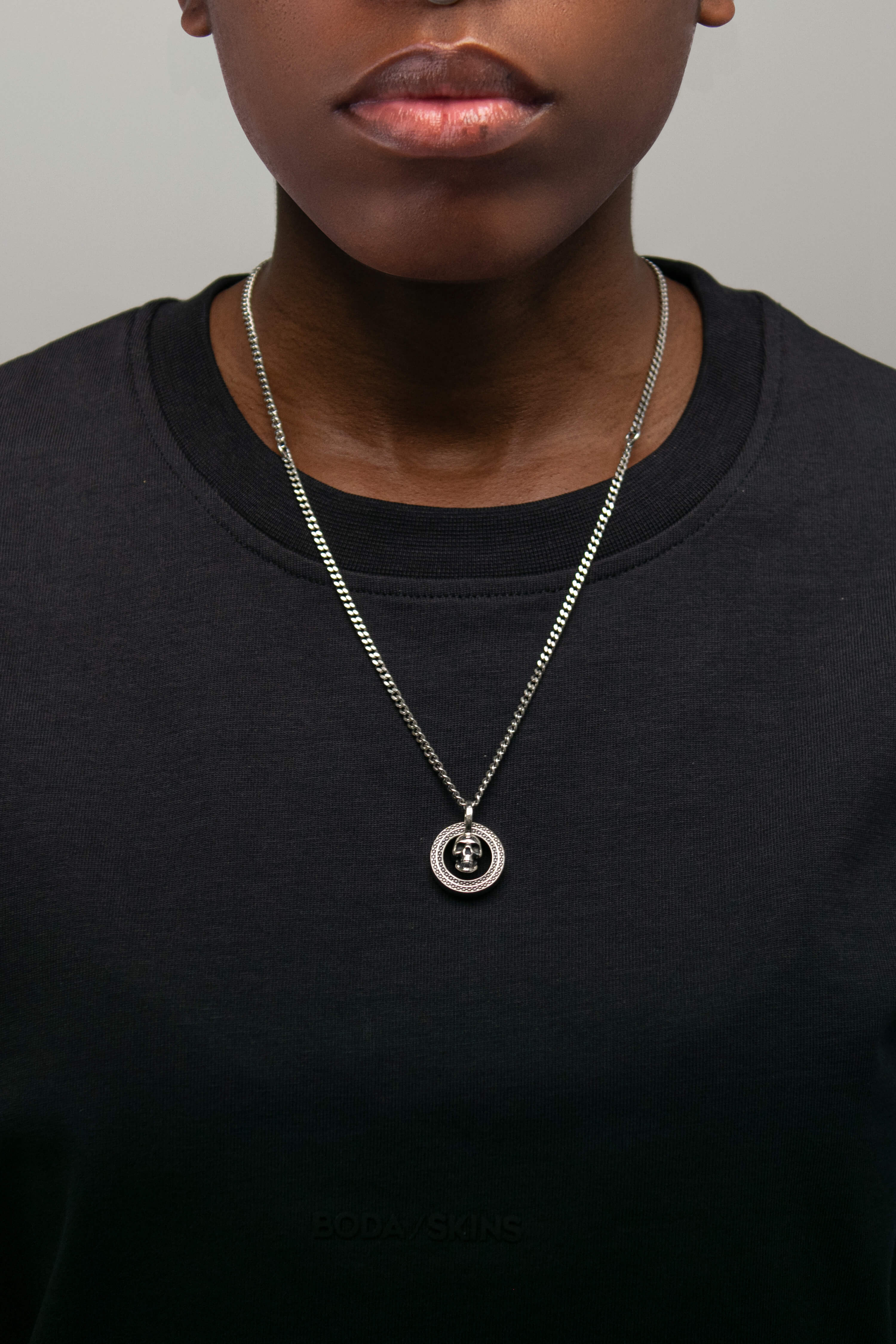 Stylish Modular Skull Pendant Necklace with Chain for Women - Gothic Jewelry for Everyday Wear & Halloween Costume Accessories