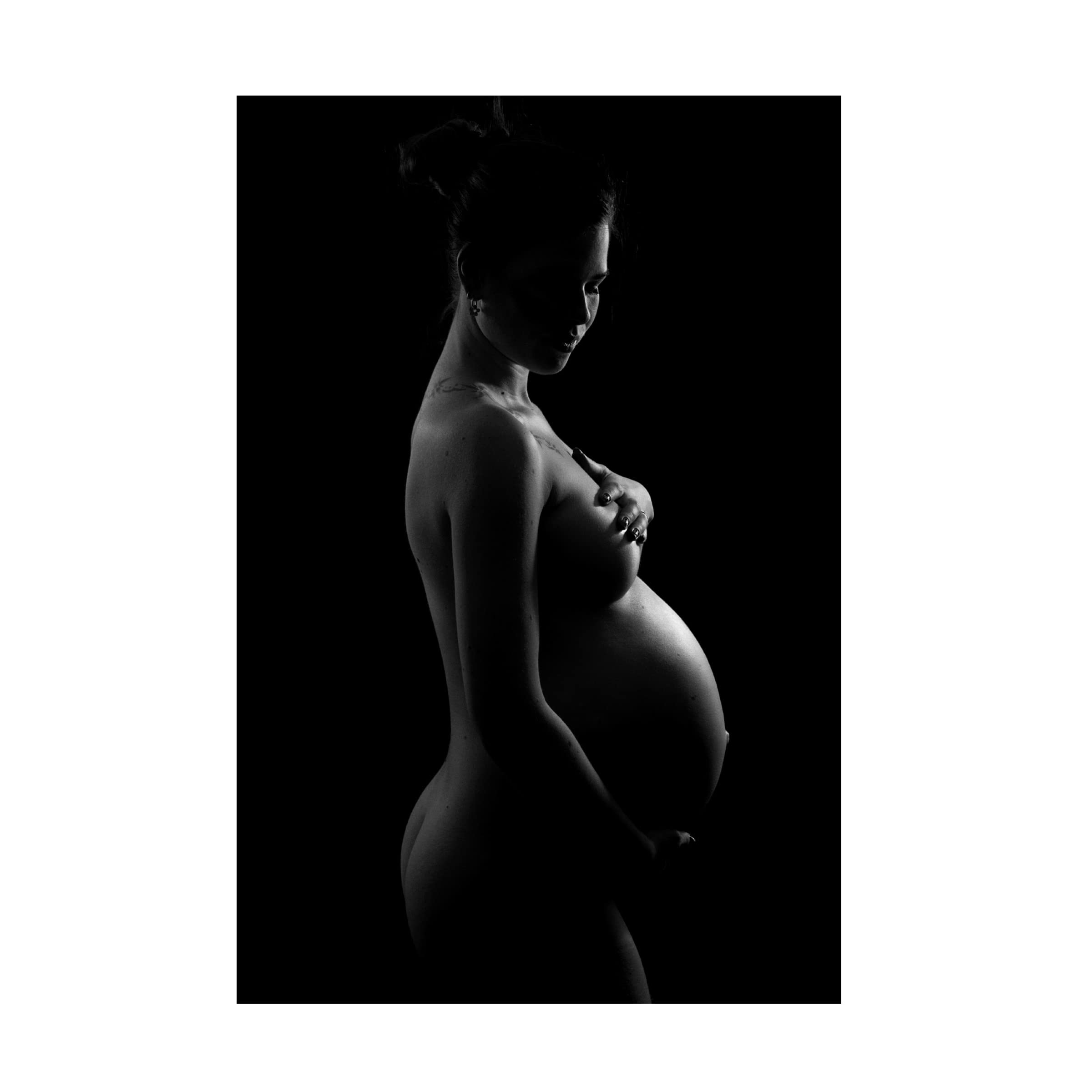 Trademark Fine Art 'Waiting' Canvas Wall Art by Kimmo Lundahl - Modern Home Decor for Living Room, Bedroom & Office