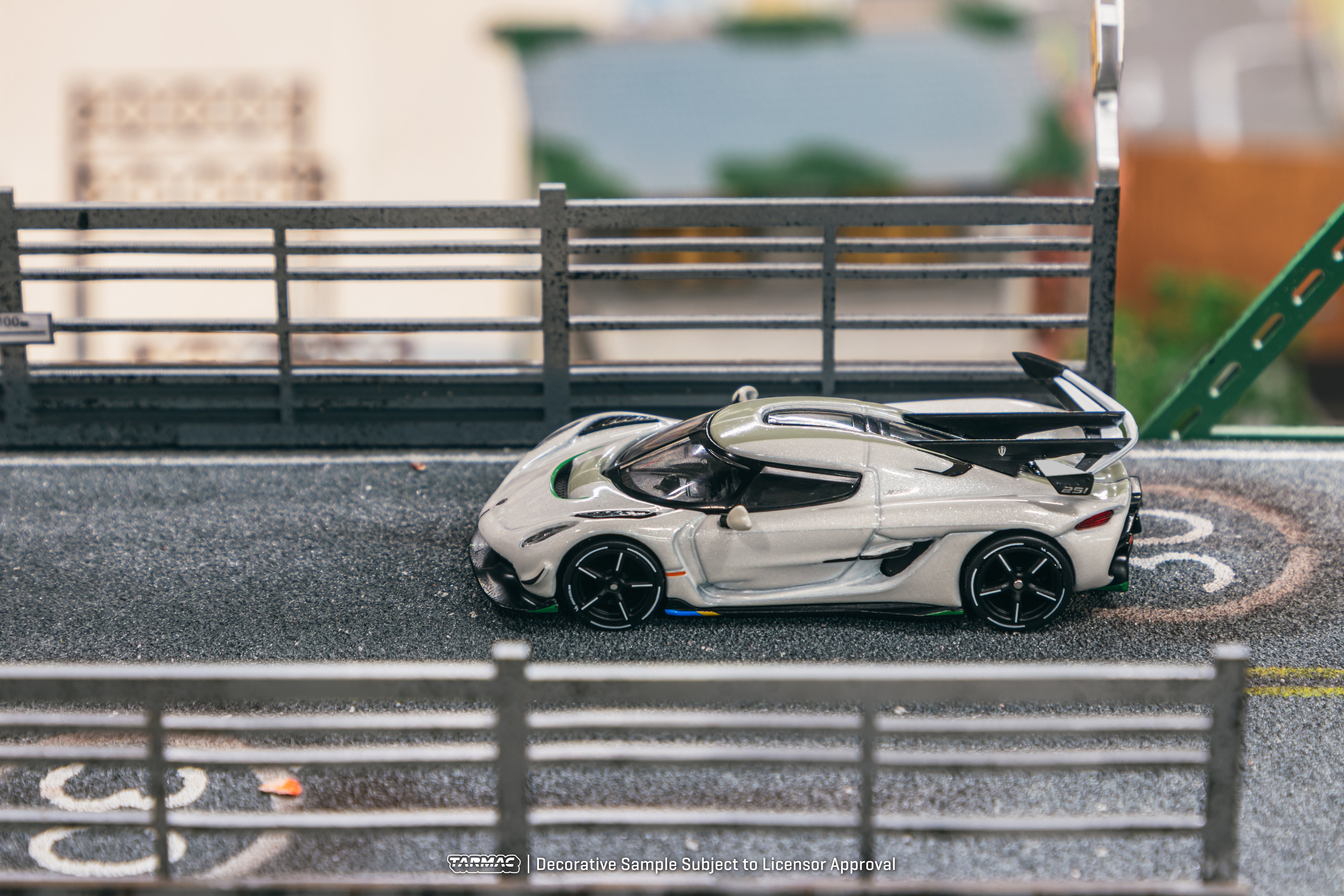 Tarmac Works 1/64 Scale Koenigsegg Jesko Attack White Diecast Model Car with Tarmac Cards - Lamley Special Edition Collectible for Car Enthusiasts | Perfect for Display, Gifts, and Diecast Collections