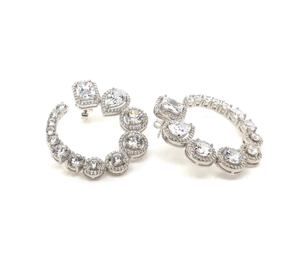 Riri Earrings for Women - Elegant Gold Hoop Earrings for Daily Wear, Party & Gift Giving