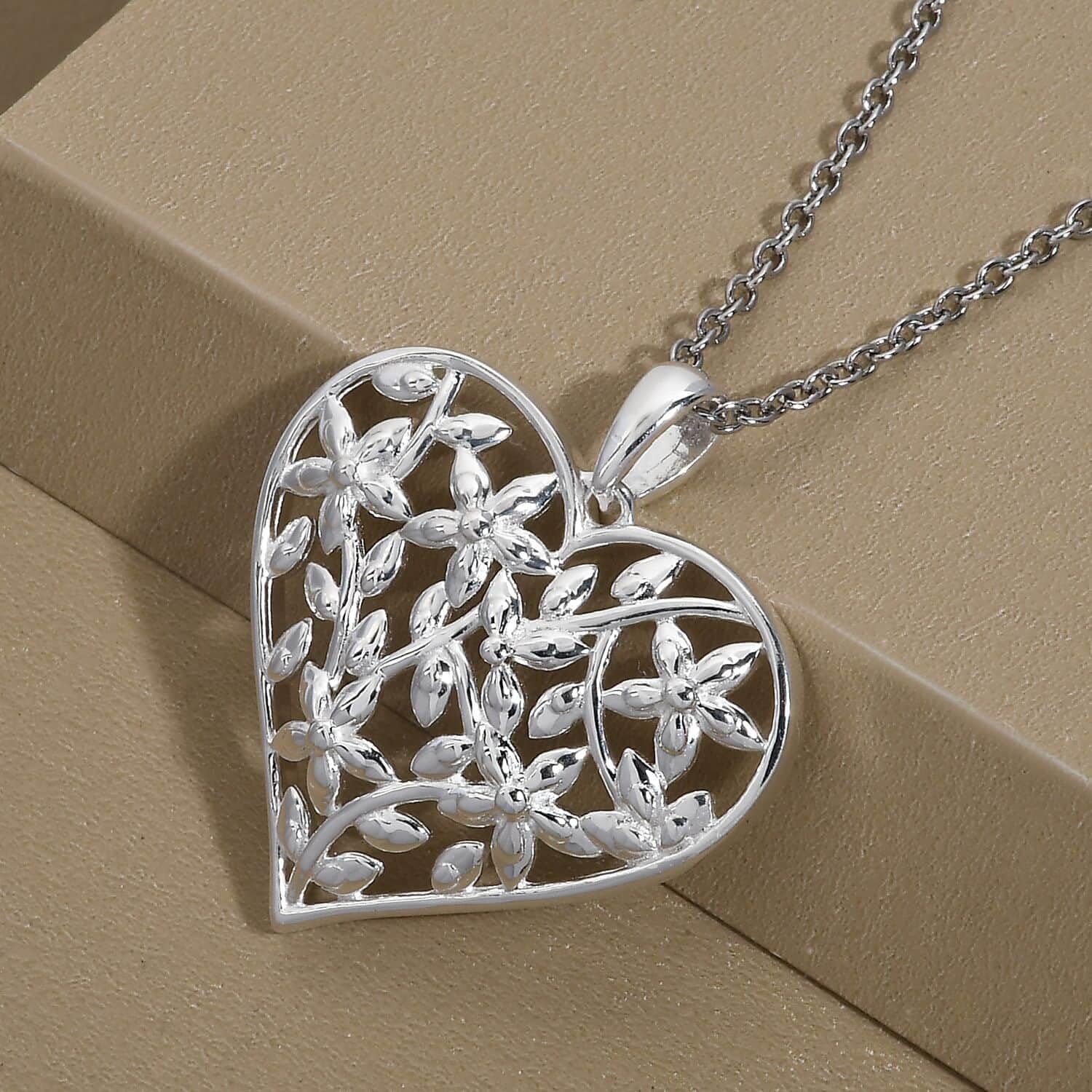 925 Sterling Silver Heart Pendant Necklace for Women - Elegant 20