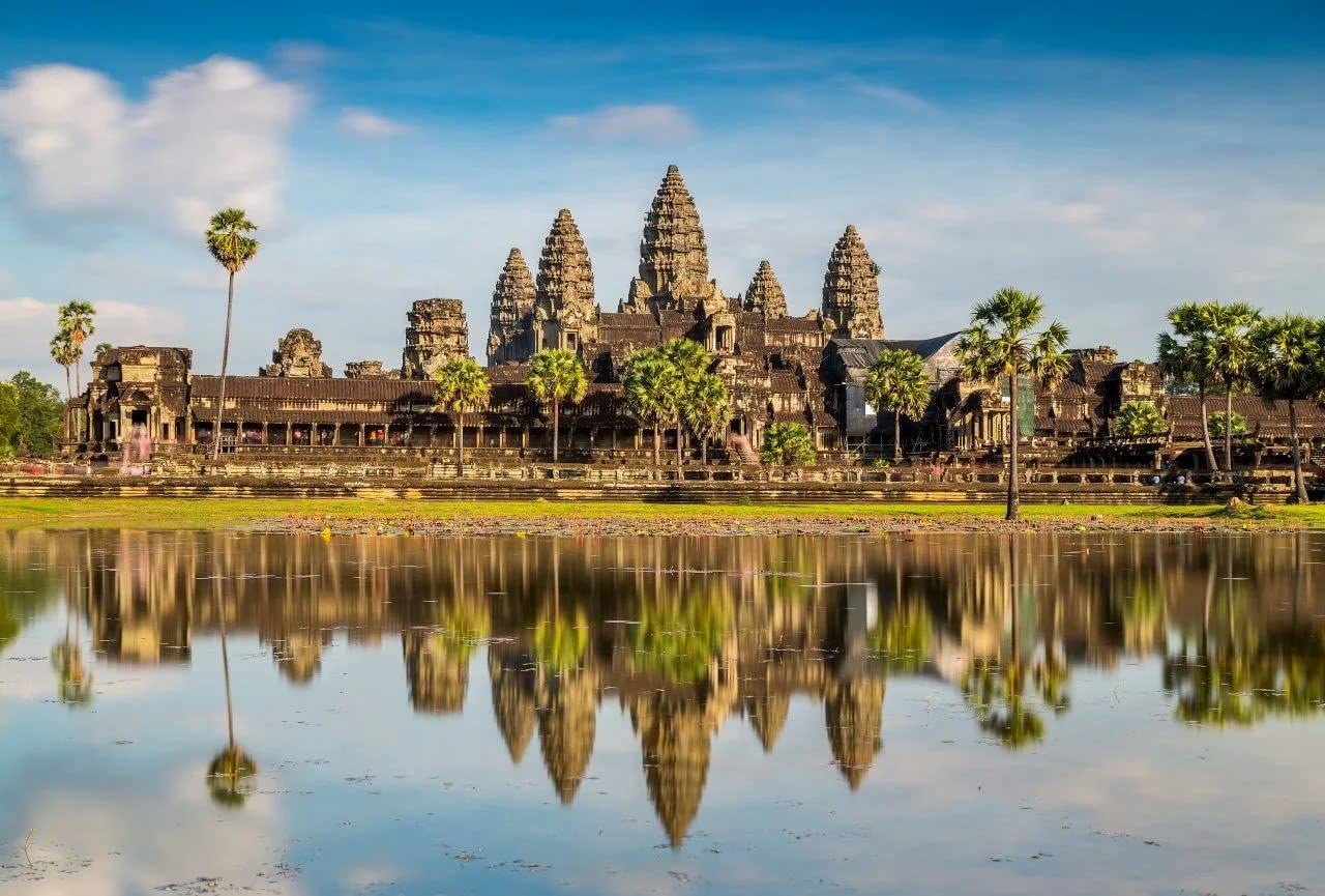 1000-Piece Angkor Wat Cambodia Wooden Jigsaw Puzzle - Scenic Nature Landscape Puzzle for Adults & Teens - Perfect for Home Decor, Family Game Night & Stress Relief