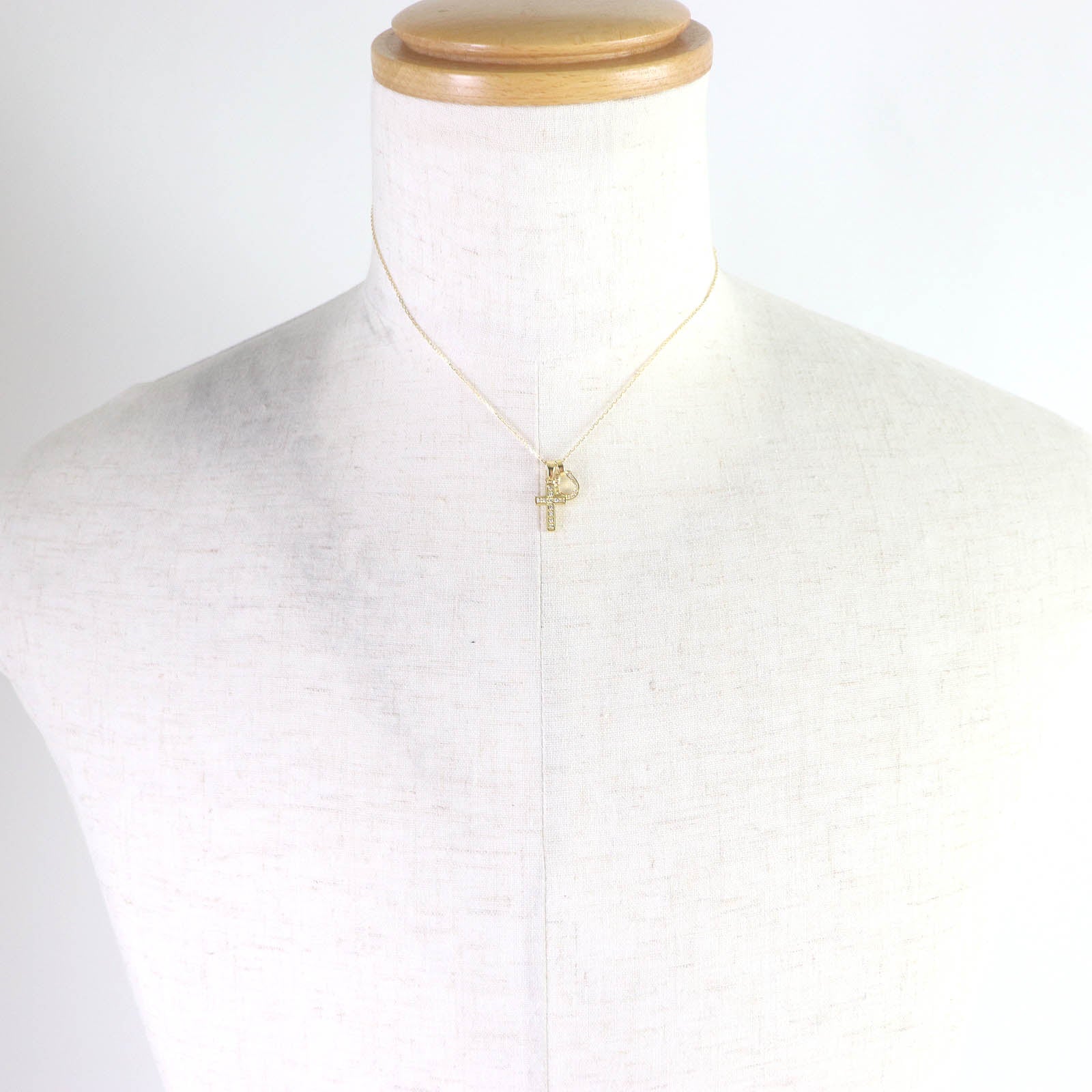 18K Gold Diamond Horseshoe Cross Pendant Necklace for Women - Elegant Jewelry Gift for Birthday, Anniversary & Special Occasions
