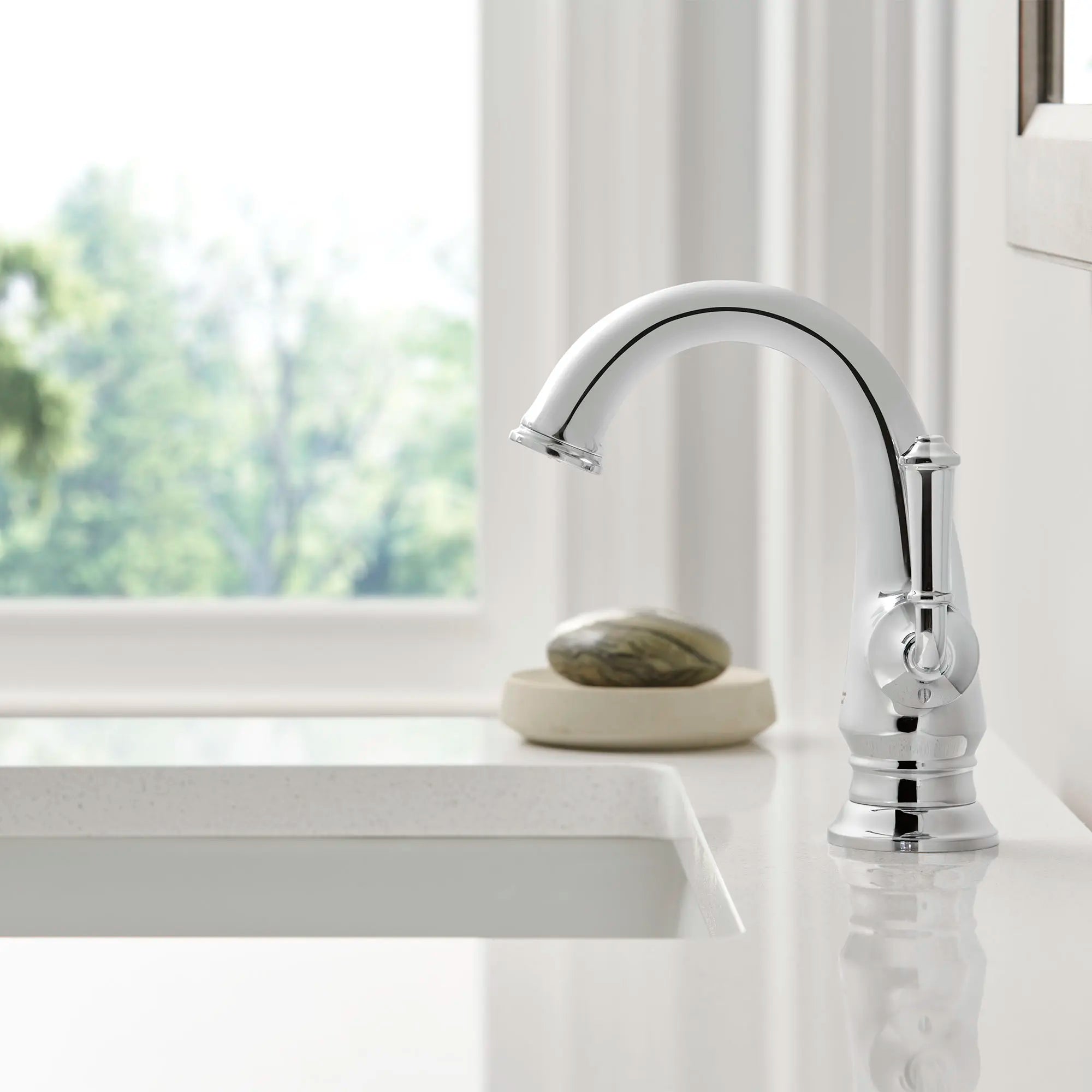 Delancey® Single Hole Single Handle Bathroom Faucet 1.2 GPM/4.5 LPM - Modern Water-Saving Bathroom Sink Faucet with Lever Handle - Perfect for Small Bathrooms, Powder Rooms & Vanities