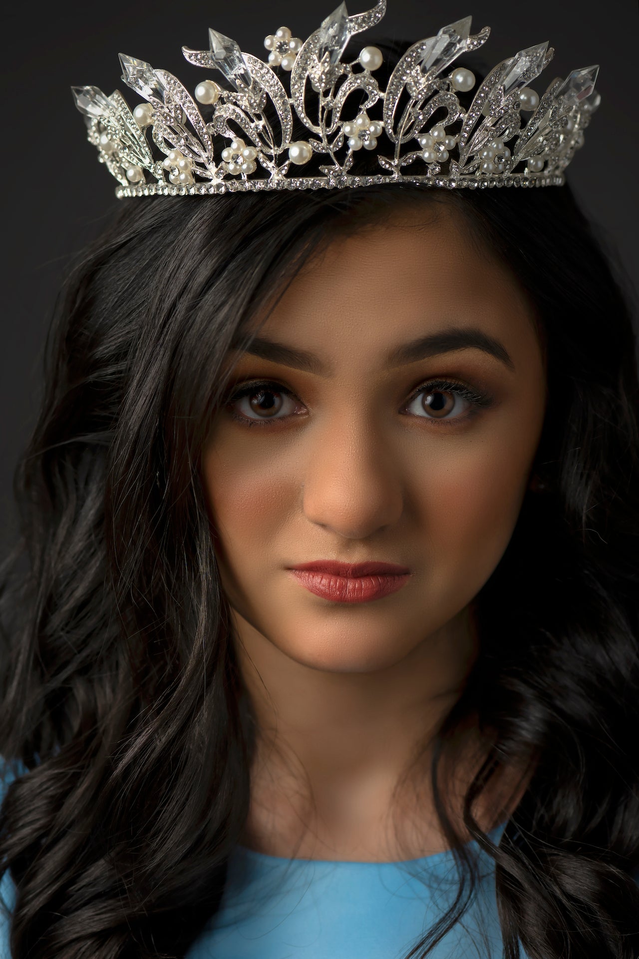 Open Hearted Snow Queen Crown - Elegant Crystal Tiara for Women & Girls - Perfect for Weddings, Prom, Cosplay & Costume Parties
