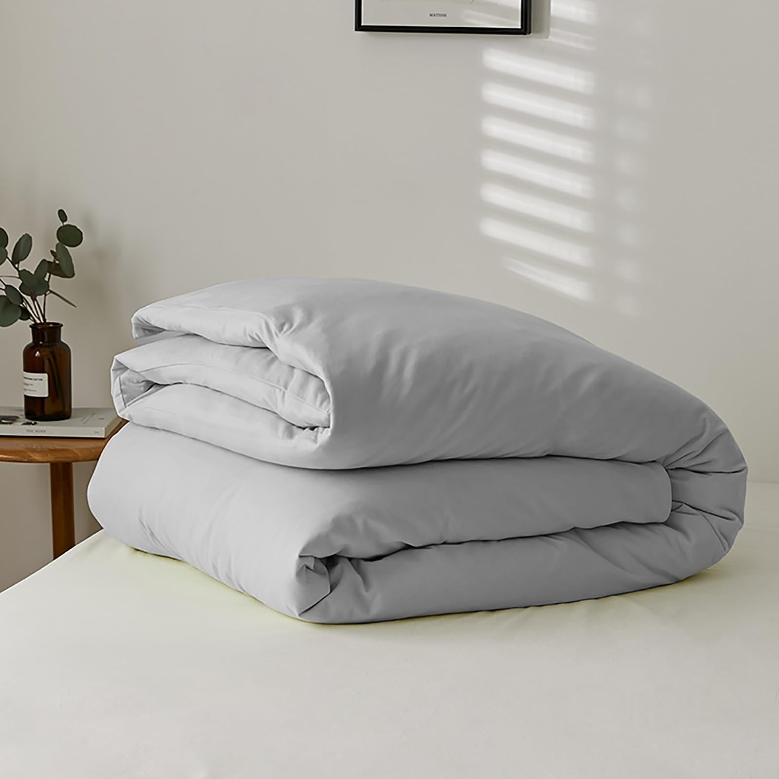 Luxlovery Silver Grey King Size Comforter Set - Soft Light Gray Bedding Set with Blanket & Quilt for Women, Men & Adults - Perfect for Master Bedroom, Guest Room & Cozy Winter Nights