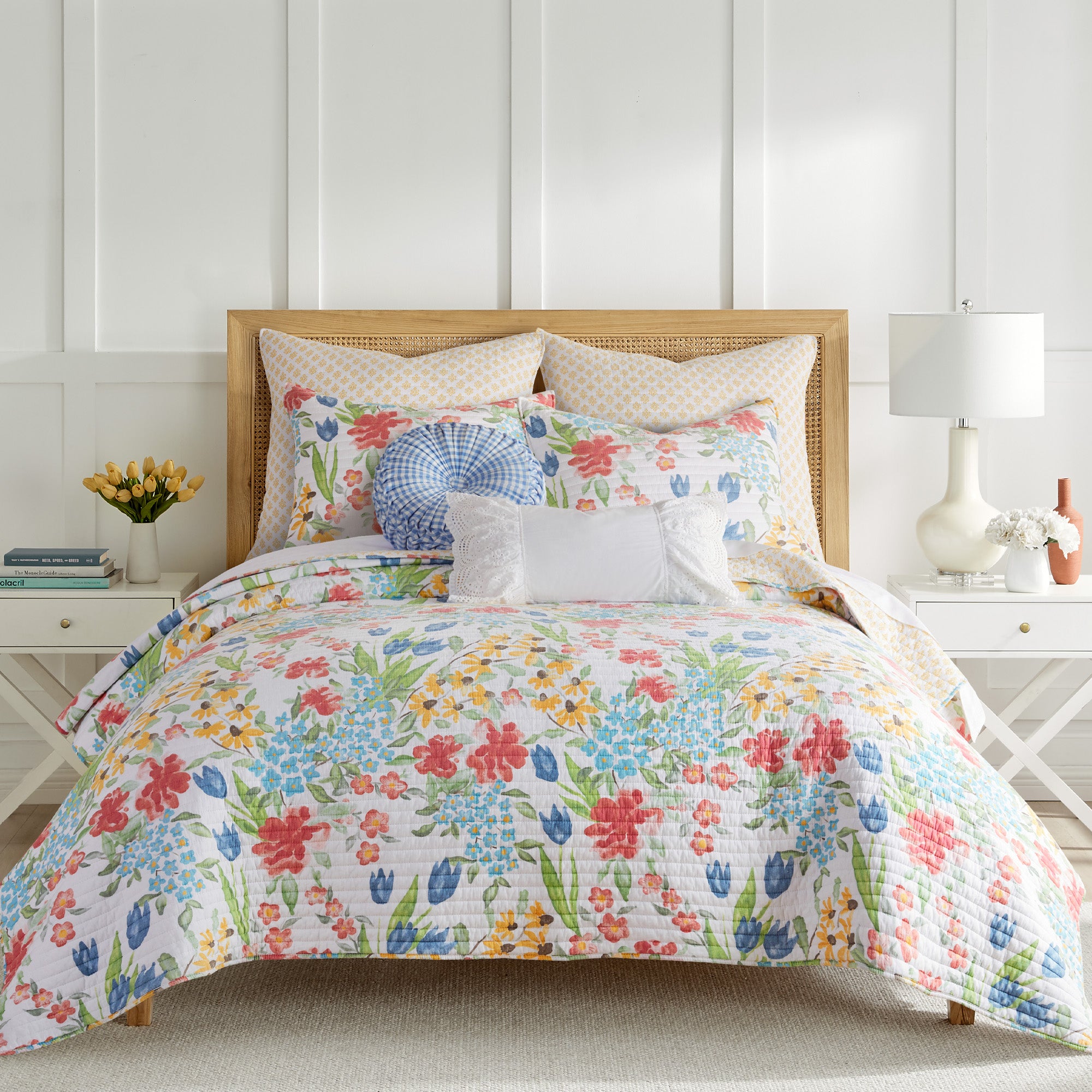 Radella Quilt Set - Queen Size Bedding Set with Soft Microfiber, 3-Piece Comforter Set for Cozy Sleep - Perfect for Master Bedroom, Guest Room & Dorm Decor