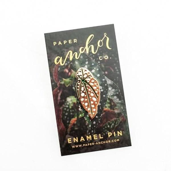 Begonia Maculata Leaf Lapel Pin - Botanical Enamel Brooch for Suits, Jackets & Bags - Perfect for Weddings, Office Wear & Fashion Accessories
