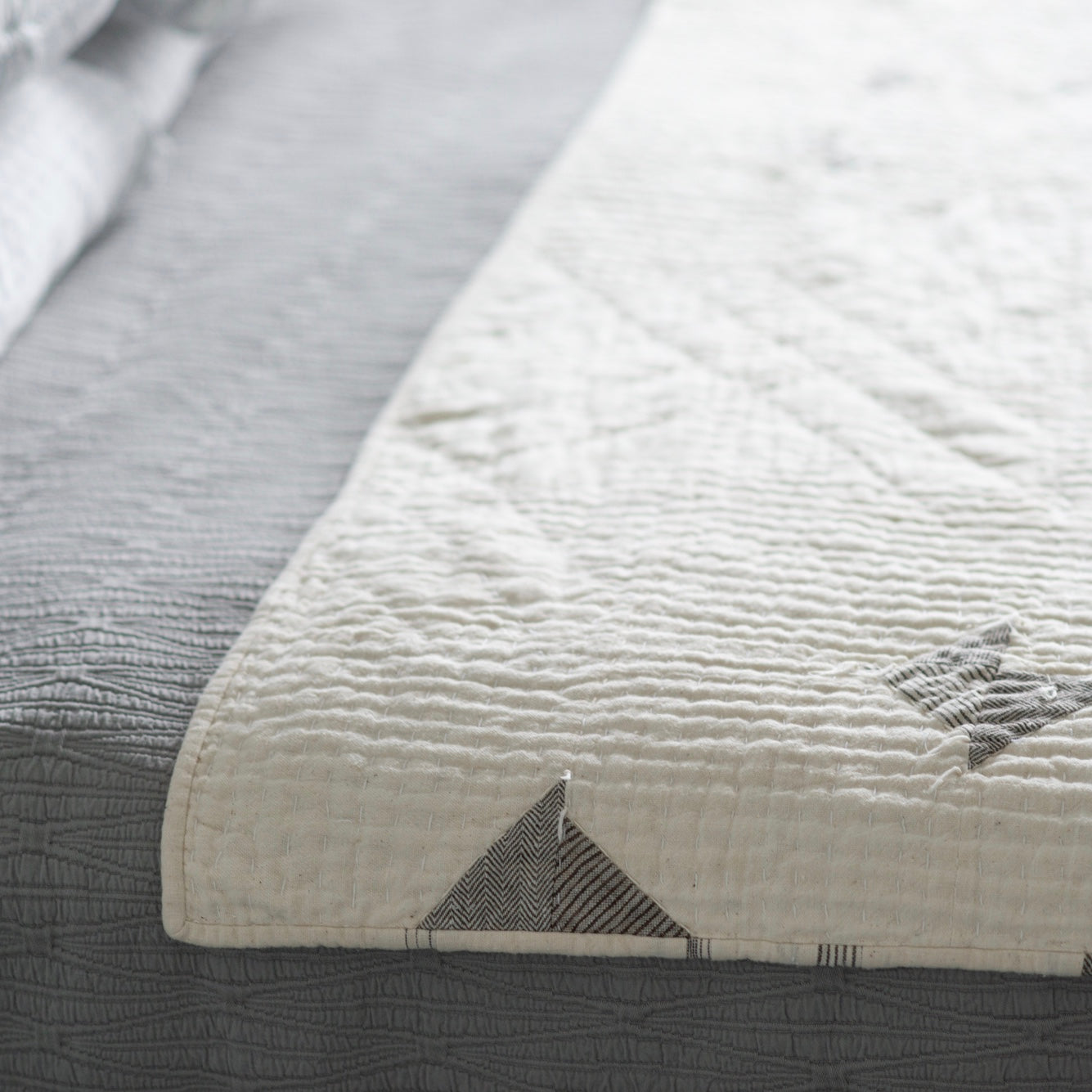 AVFKW X Kristine Vejar The Sketch Quilt Bundle - Handmade Patchwork Quilt Kit for DIY Sewing & Home Decor | Perfect for Bedroom, Living Room & Cozy Gift Ideas