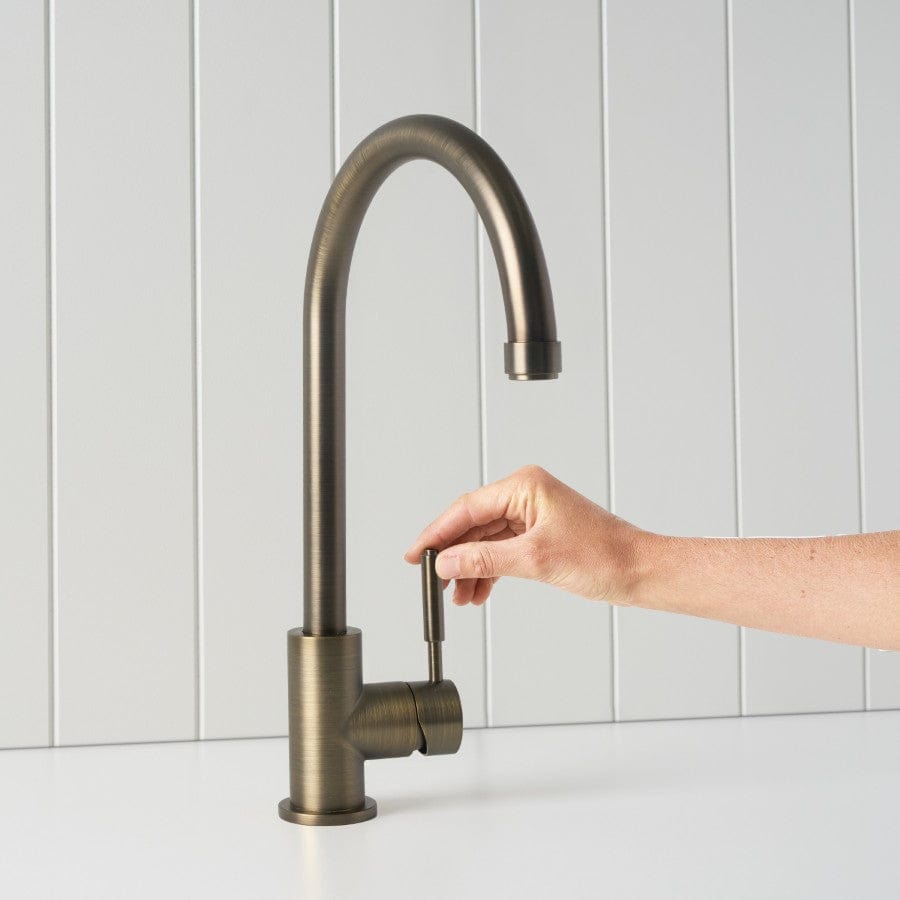 Vintage Melbourne Round Kitchen Faucet in Antique Brass - Perfect for Farmhouse & Industrial Style Kitchens