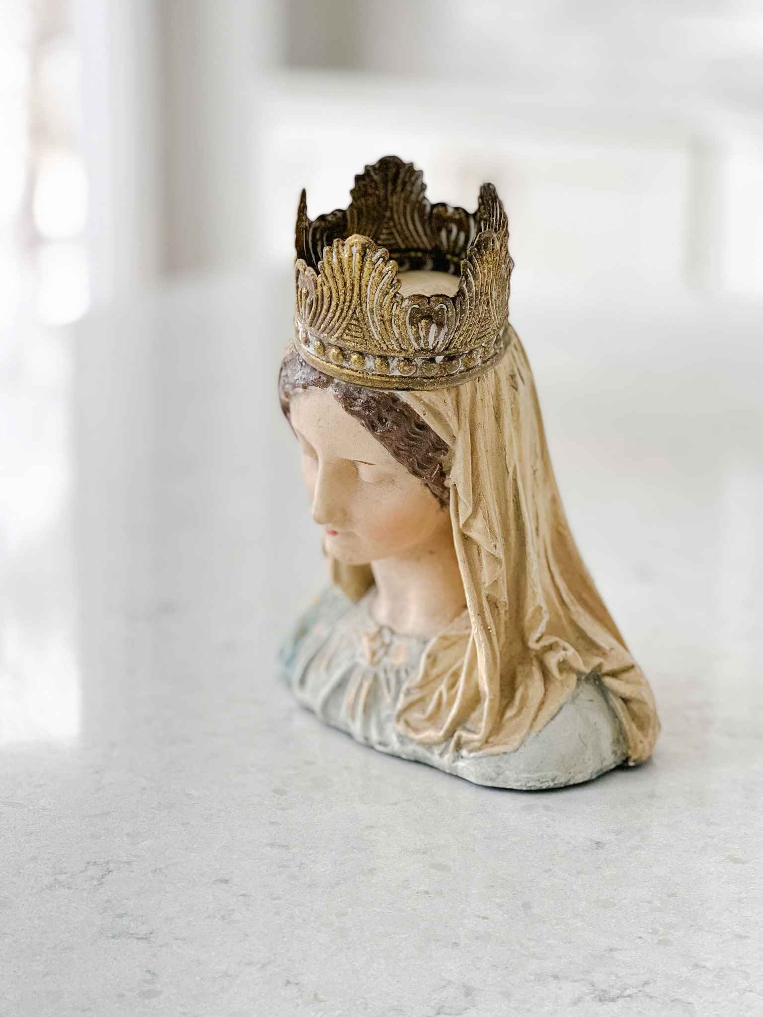 Antique Virgin Mary Statue - Handcrafted Religious Home Decor for Prayer Altar, Catholic Gifts & Christian Collectibles | Perfect for Church, Home Shrine & Spiritual Meditation