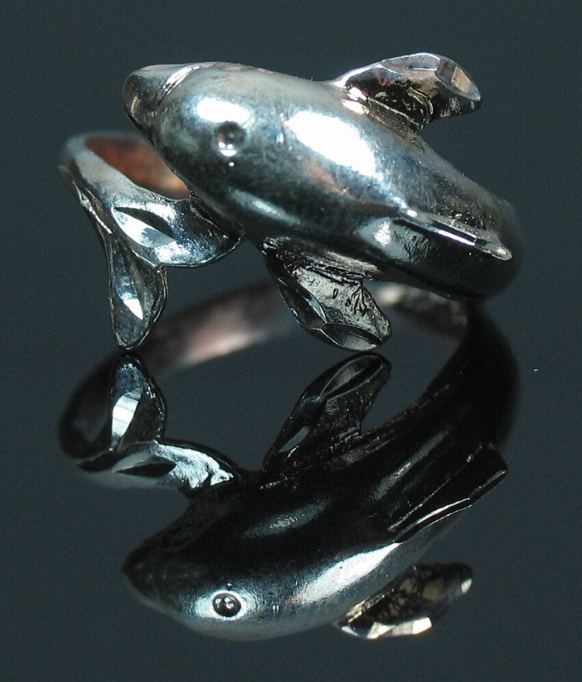 Sterling Silver Dolphin Ring - Adjustable Sizes 5-8, Elegant Shank Setting for Women | Perfect Gift for Beach Lovers, Ocean-Themed Jewelry Collection