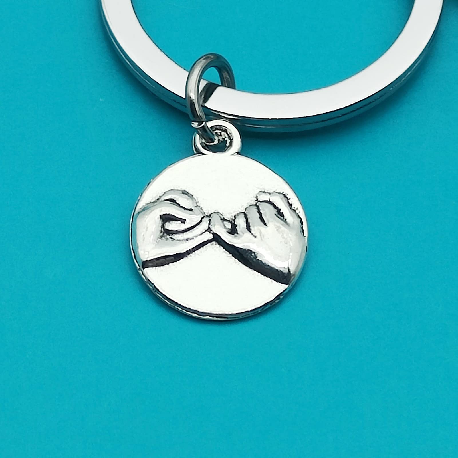 Best Friend Keychain - Cute Friendship Gifts for Women, Mothers Day, Christmas & Birthday Presents - Perfect for Best Friends, Sisters & Loved Ones | Great for Everyday Carry, Gift Giving & Special Occasions