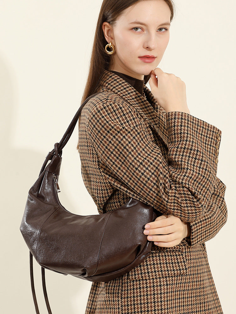 Stylish Women's Curved Shoulder Bag - Fashionable Crossbody Purse for Daily Use, Work & Travel | Trendy Handbag for Outfits & Accessories