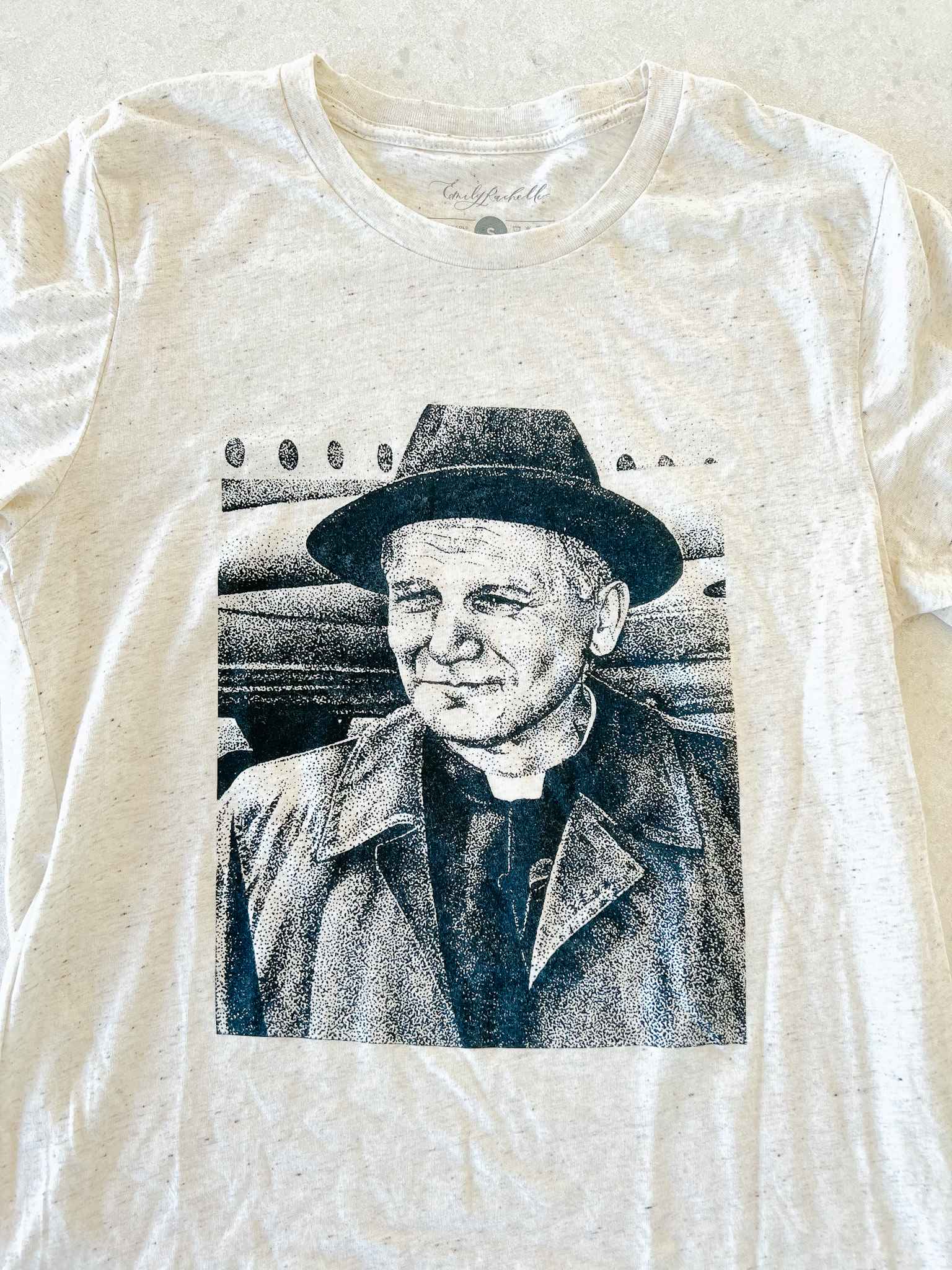 Saint John Paul II T-Shirt - Vintage Catholic Pope Tee for Men & Women - Perfect for Church, Religious Events & Casual Wear