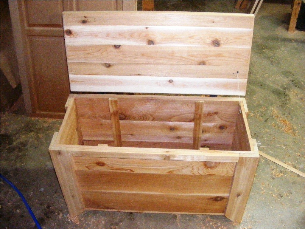 Steve's Gift Shoppe Cedar Wood Storage Bench with Lift Top - 30 x 14 x 20 Inches - Perfect for Entryway, Bedroom & Living Room Organization
