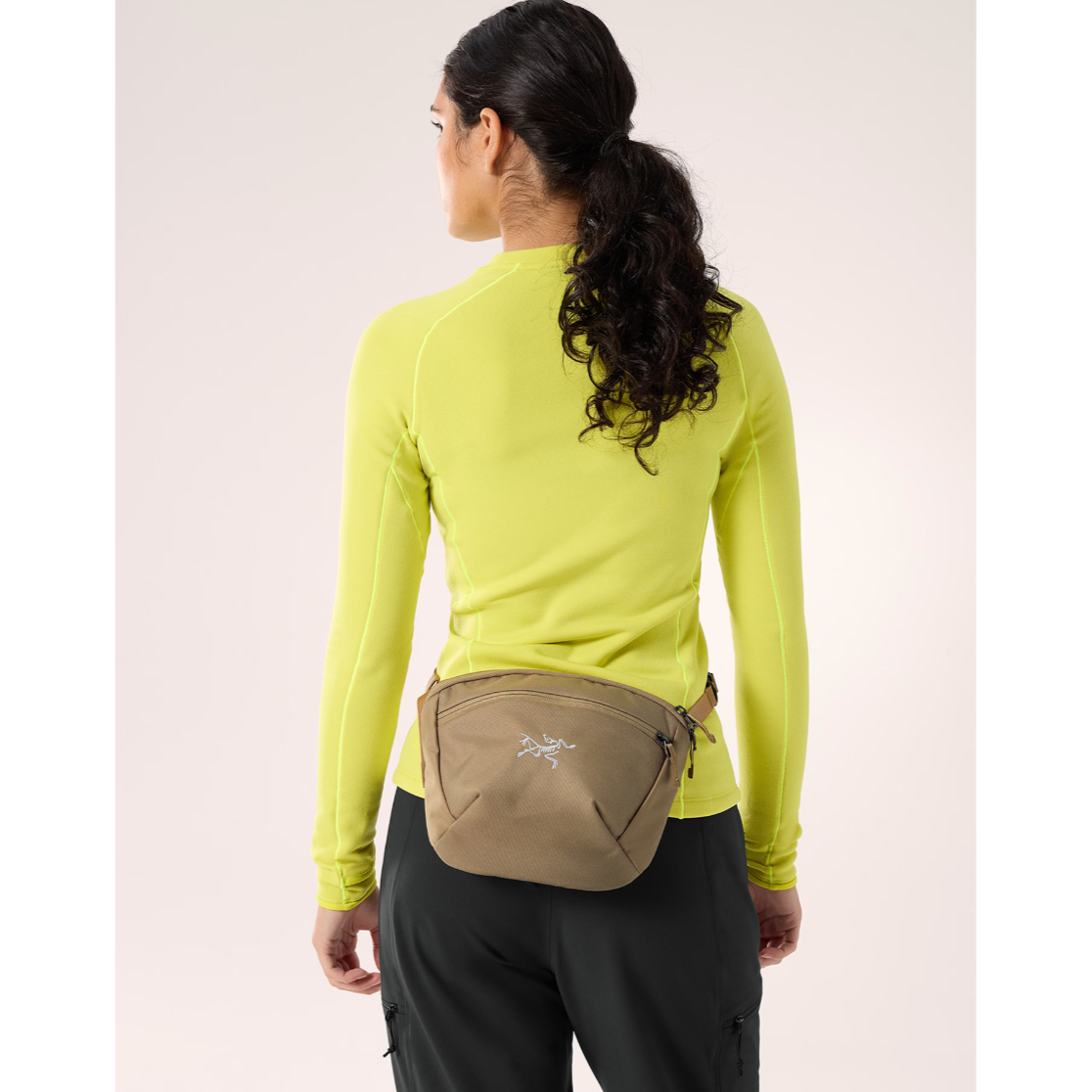 Arc'teryx Mantis 2 Waist Pack - Lightweight Durable Fanny Pack for Hiking, Travel & Everyday Use - Water-Resistant Outdoor Gear for Men & Women