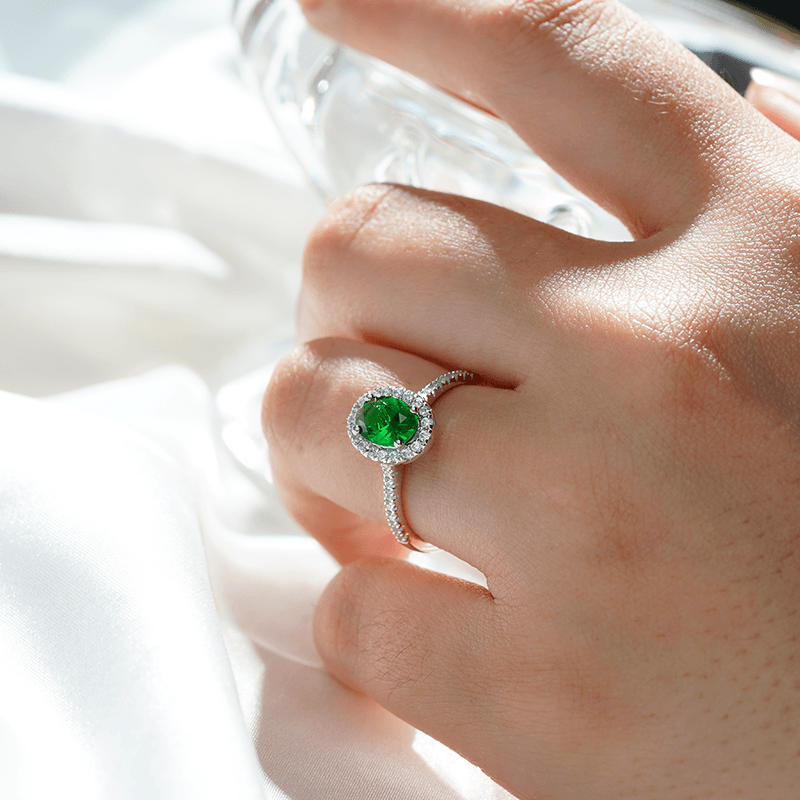 2 Carat Oval Emerald Halo Engagement Ring - Vintage Inspired Wedding Band for Women - Perfect for Proposals, Anniversaries & Special Occasions
