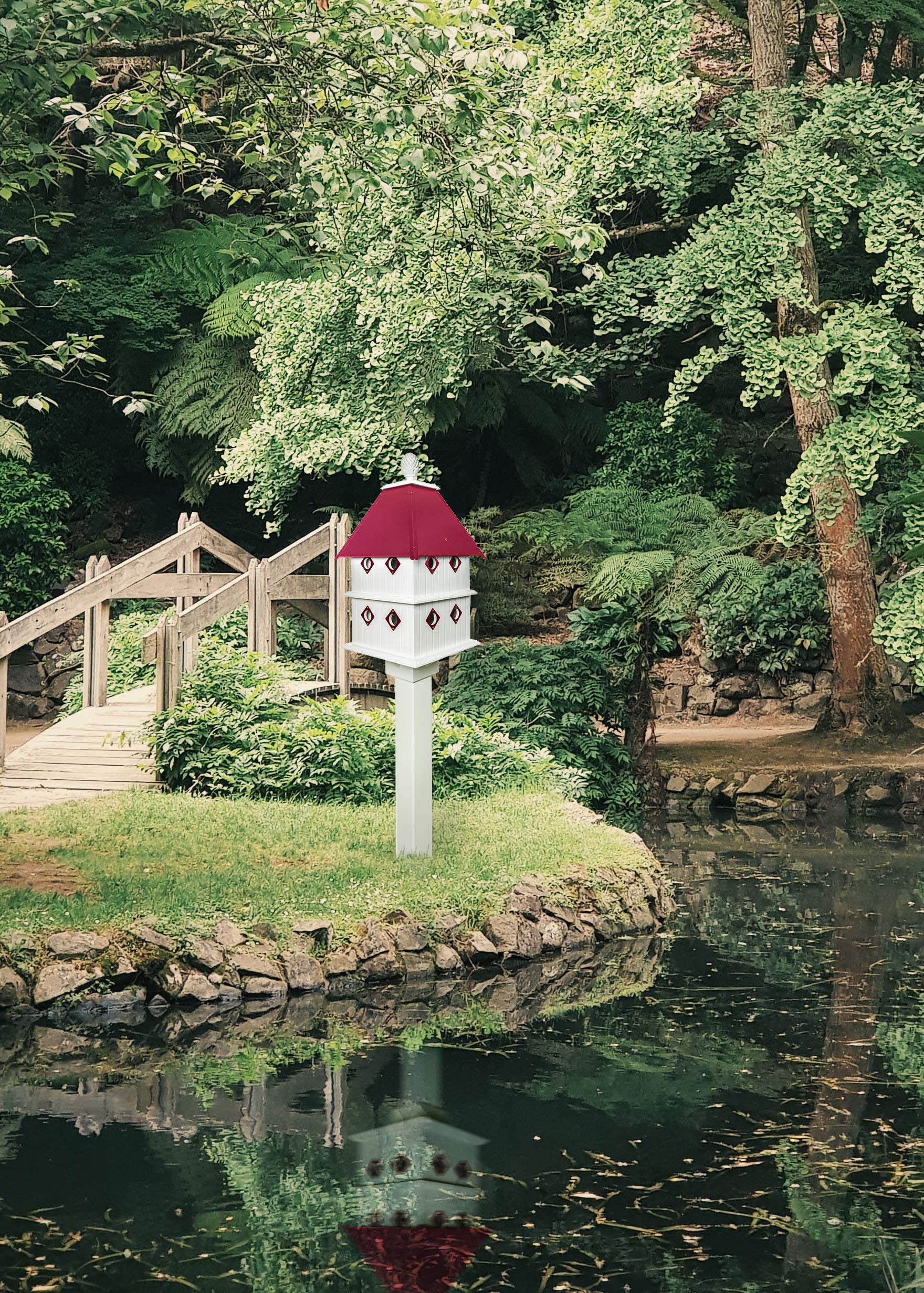 Premium Manor Bird House in Merlot Red - Handcrafted Wooden Birdhouse for Outdoor Garden Decoration - Attract Wild Birds & Enhance Your Backyard Aesthetic
