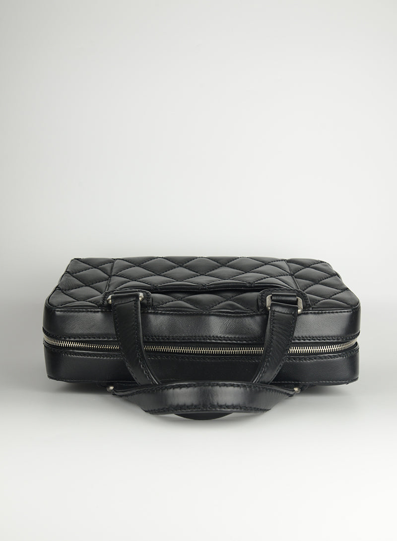 Chanel Quilted Black Leather Handbag - Luxury Designer Crossbody Bag for Women, Perfect for Evening Parties & Daily Use