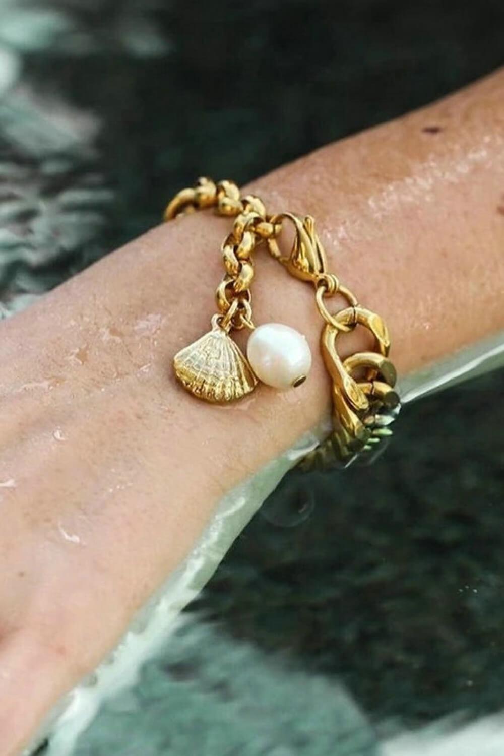18K Gold Plated Curb Chain Bracelet for Women - Durable Fashion Jewelry Gift for Birthday, Anniversary & Everyday Wear