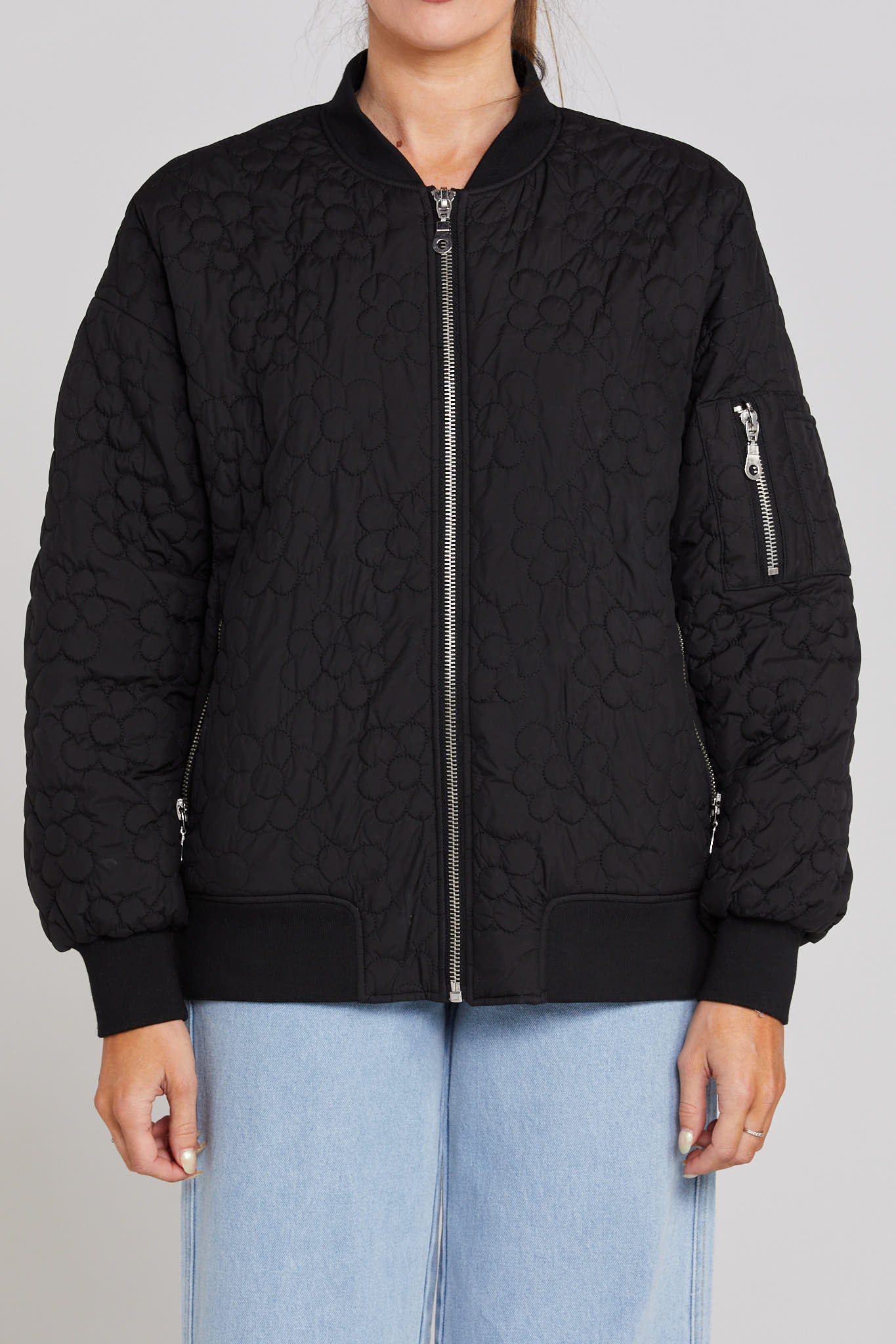 Stylish Black Quilted Bomber Jacket for Men - Lightweight Flying Jacket with Zipper Closure - Perfect for Casual Wear, Street Fashion & Outdoor Activities