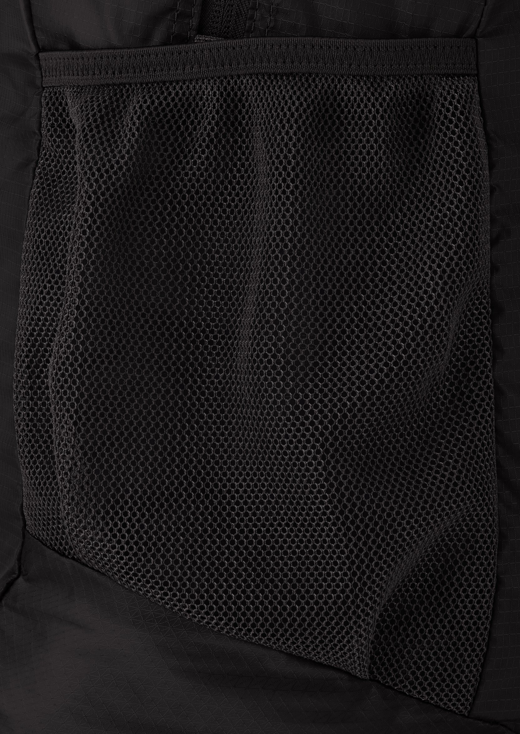 Amazon Basics Ultralight Portable Packable Day Backpack - Lightweight Travel Hiking Backpack for Men & Women, Foldable Daypack for Outdoor Activities, Gym, Commuting and Daily Use