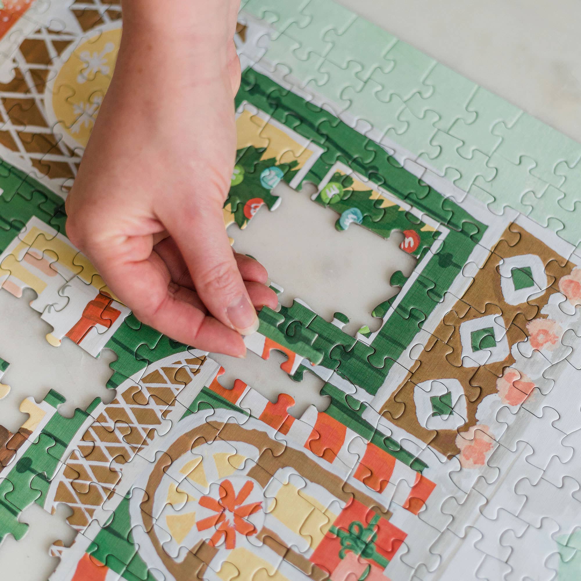 500 Piece Gingerbread Jigsaw Puzzle - Fun Holiday Activity for Family & Friends | Christmas Decor, Gift Idea & Winter Pastime