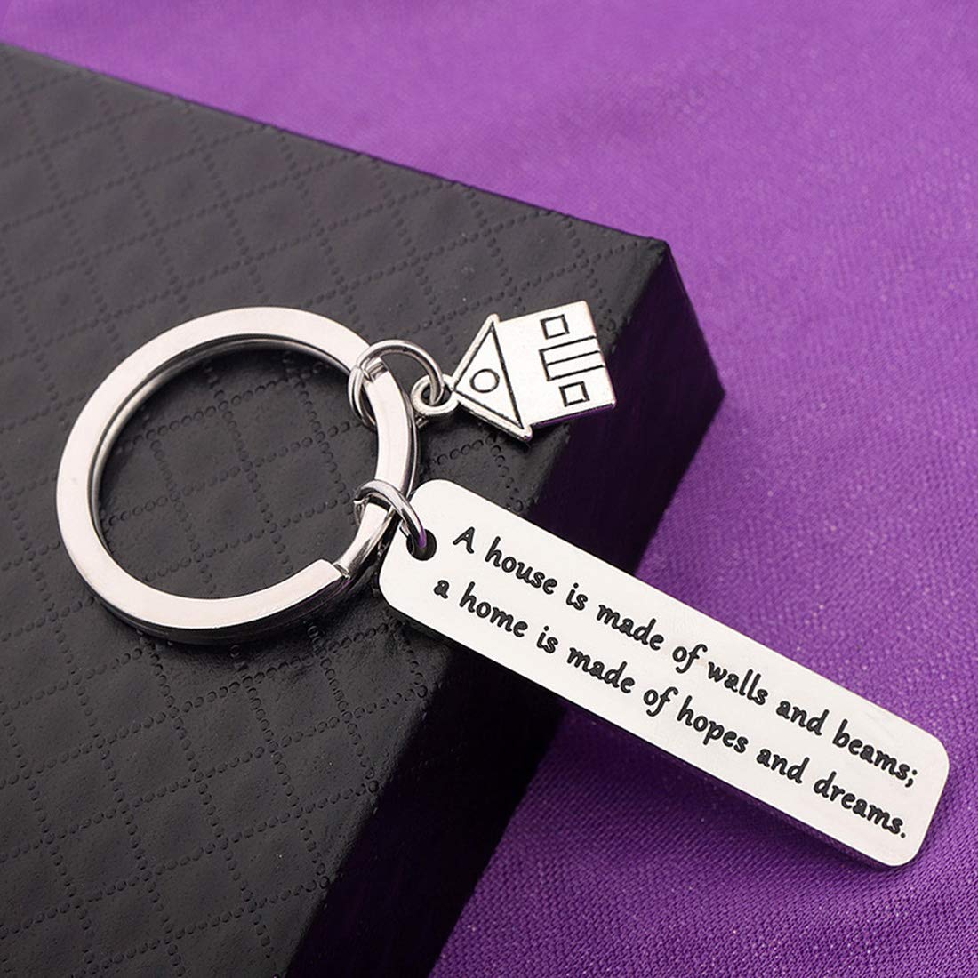 Zuo Bao House Keychain - New Home Gift, A House is Made of Walls and Beams Key Holder - Perfect for Housewarming Parties, New Homeowners & Real Estate Agents