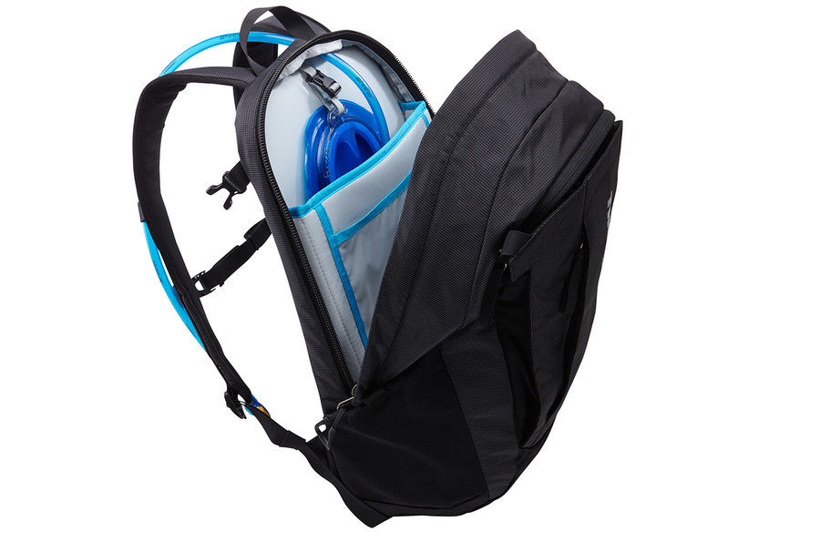 Thule EnRoute Triumph 2 Daypack - Lightweight Hiking Backpack for Men & Women, 20L Water-Resistant Travel Backpack with Laptop Sleeve - Perfect for Commuting, Hiking & Outdoor Adventures
