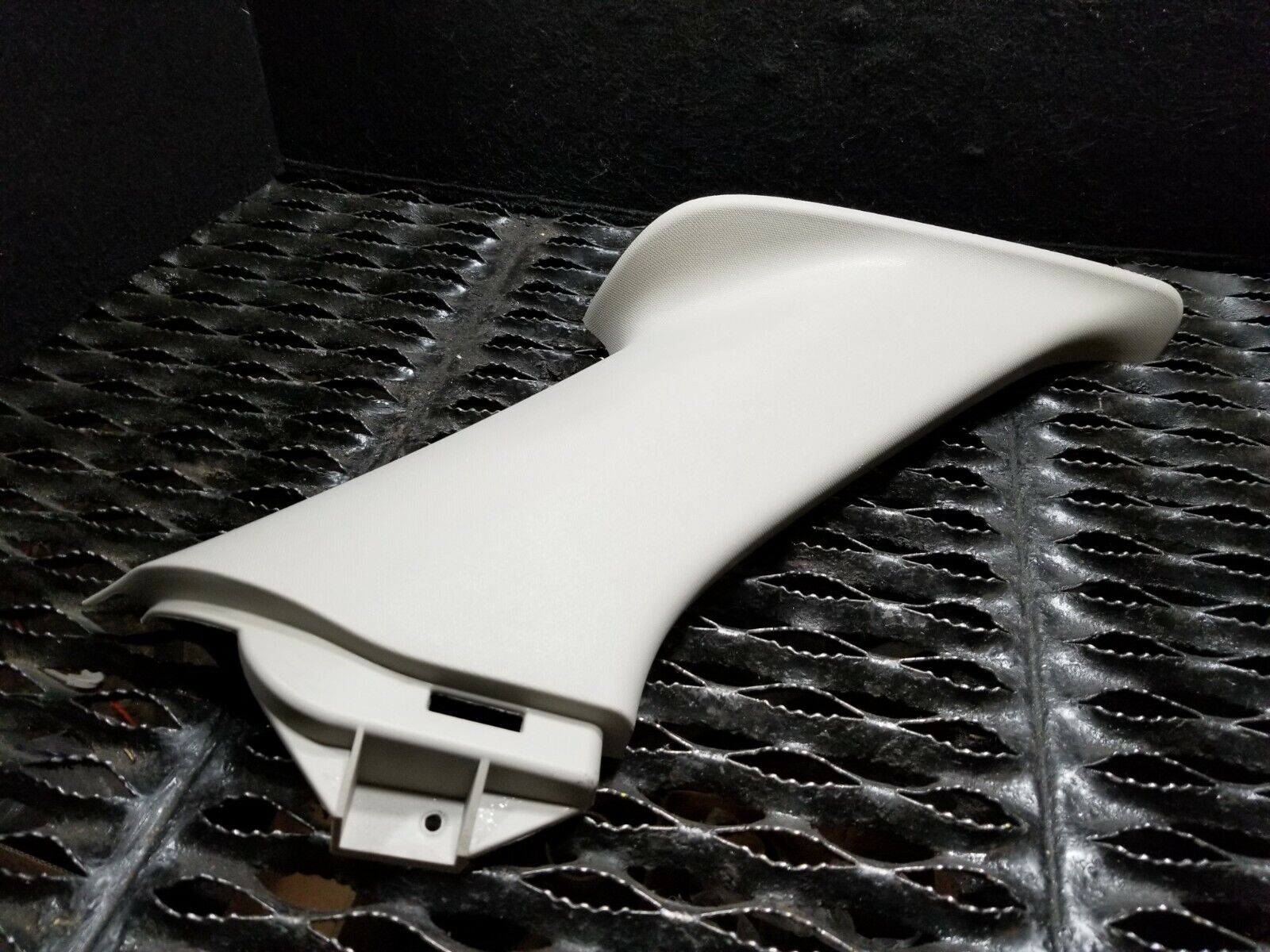 2005-2007 Dodge Magnum Left Rear C-Pillar Trim Cover - OEM Replacement Part - Perfect for Interior Restoration & Car Customization