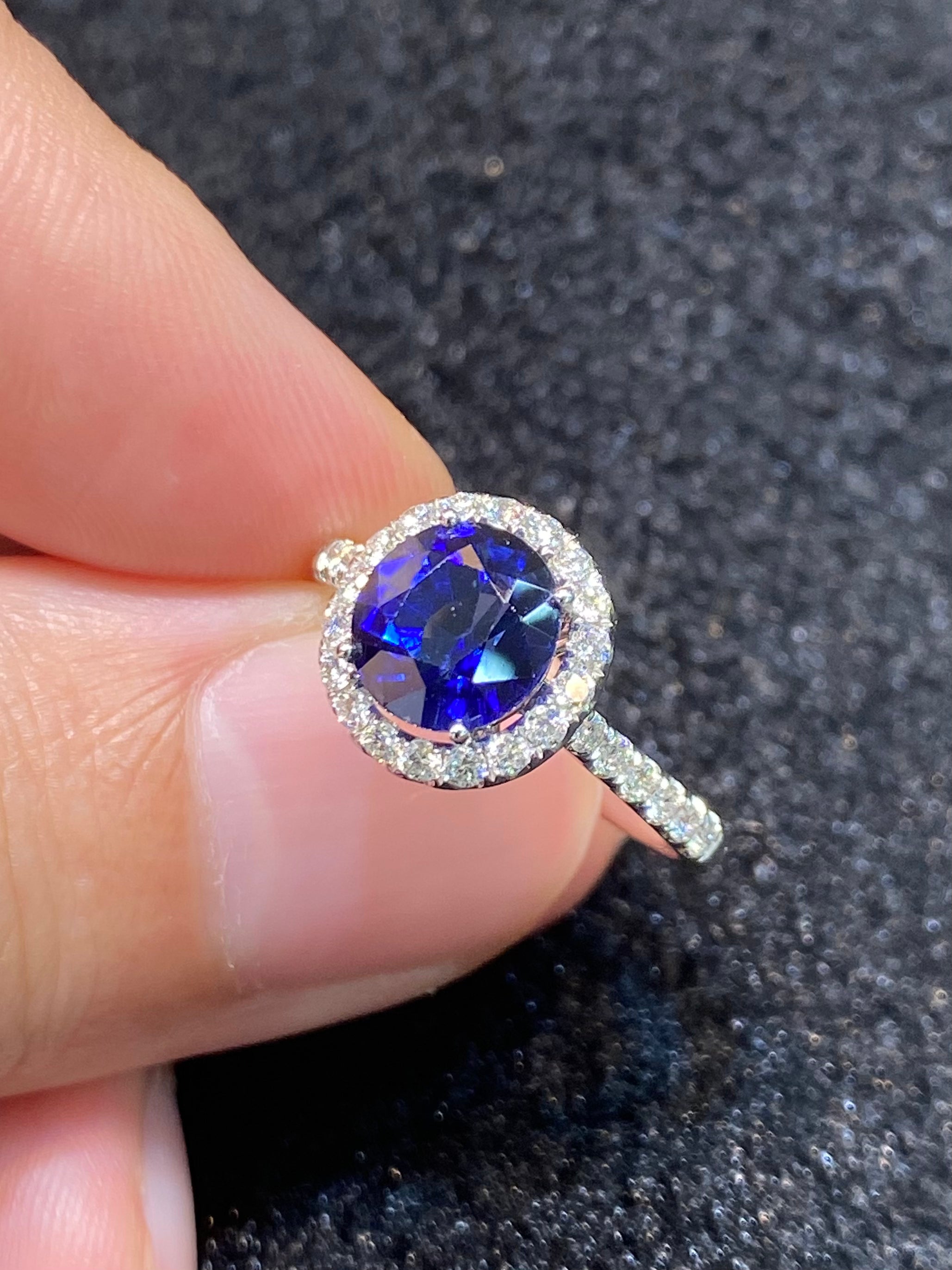 Natural Blue Sapphire Ring 2.35ct Oval Cut Genuine Gemstone 925 Sterling Silver Engagement Ring for Women - Perfect for Weddings, Anniversaries & Special Occasions