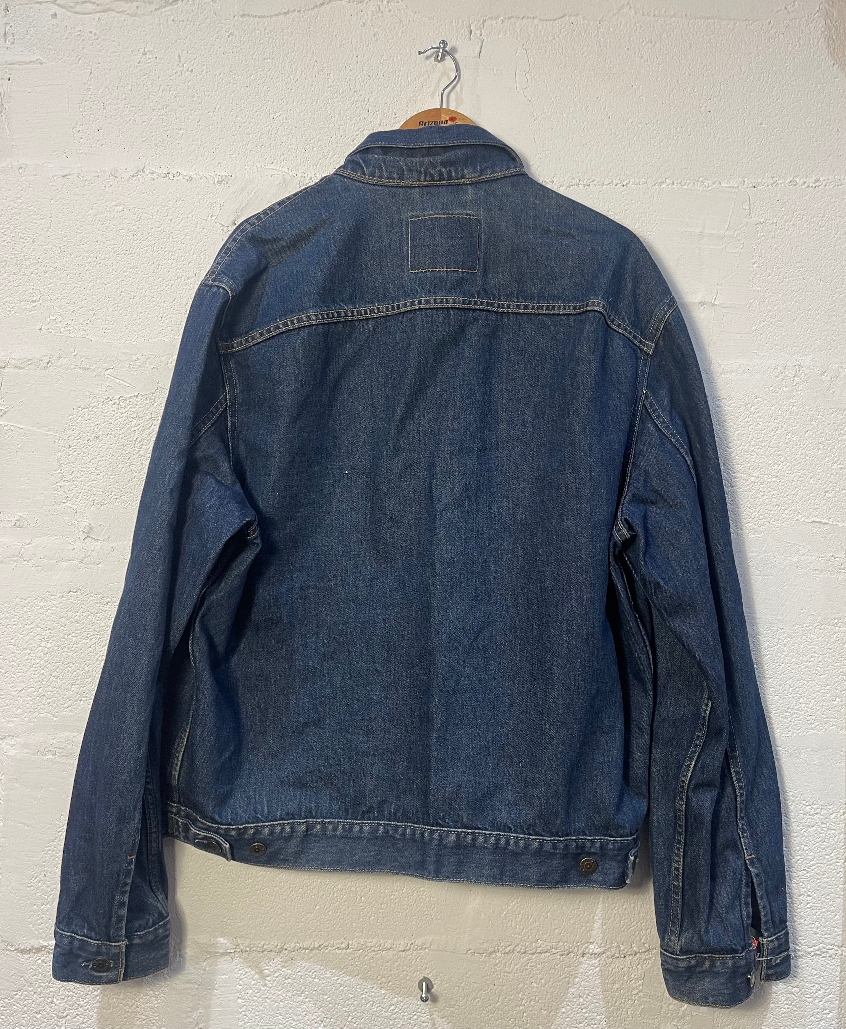 Levi's Women's Classic Denim Jacket - Vintage Blue Washed Denim for Casual Outfits & Layering | Perfect for Spring, Fall & Everyday Wear