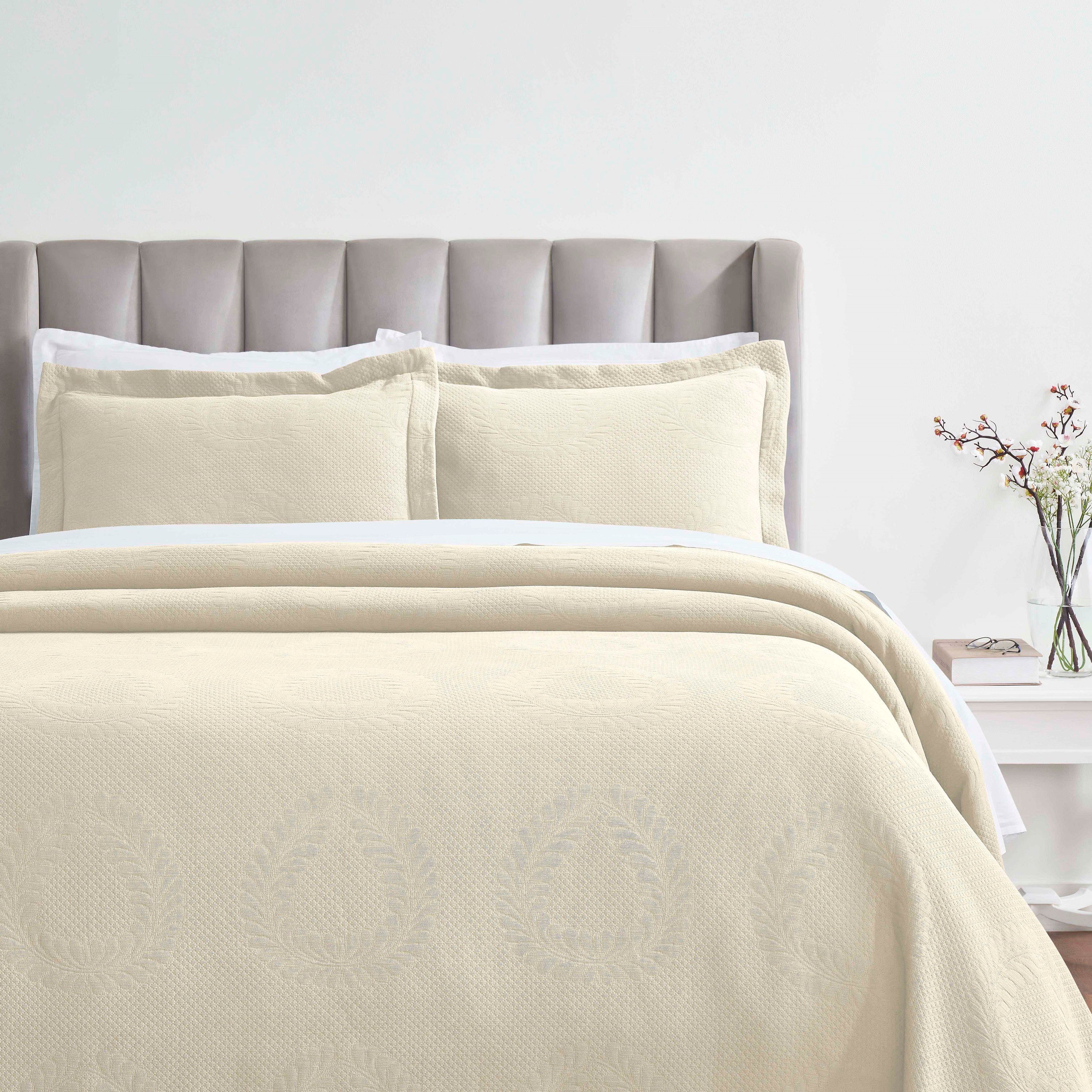 Peploi Cotton Medium Weight Matelasse Bedspread and Sham Set - Queen Size, White Textured Bed Cover with Matching Shams - Perfect for Master Bedroom, Guest Room & Hotel Decor