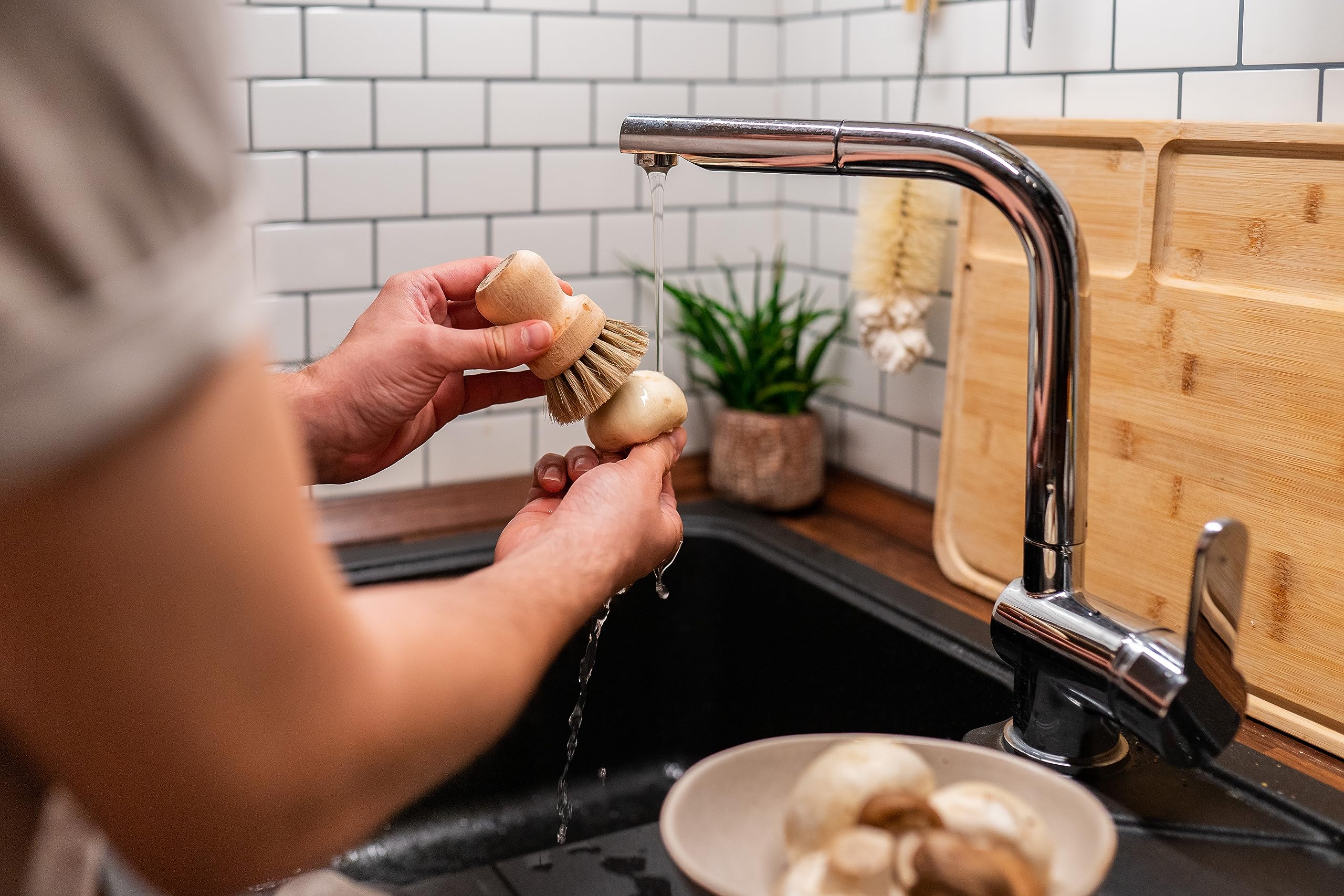Premium Wooden Mushroom Brush by Chinchilla® - Natural & Sustainable Kitchen Brush for Cleaning Mushrooms, Vegetables & More | Eco-Friendly Cleaning Tool for Chefs, Home Cooks & Food Prep