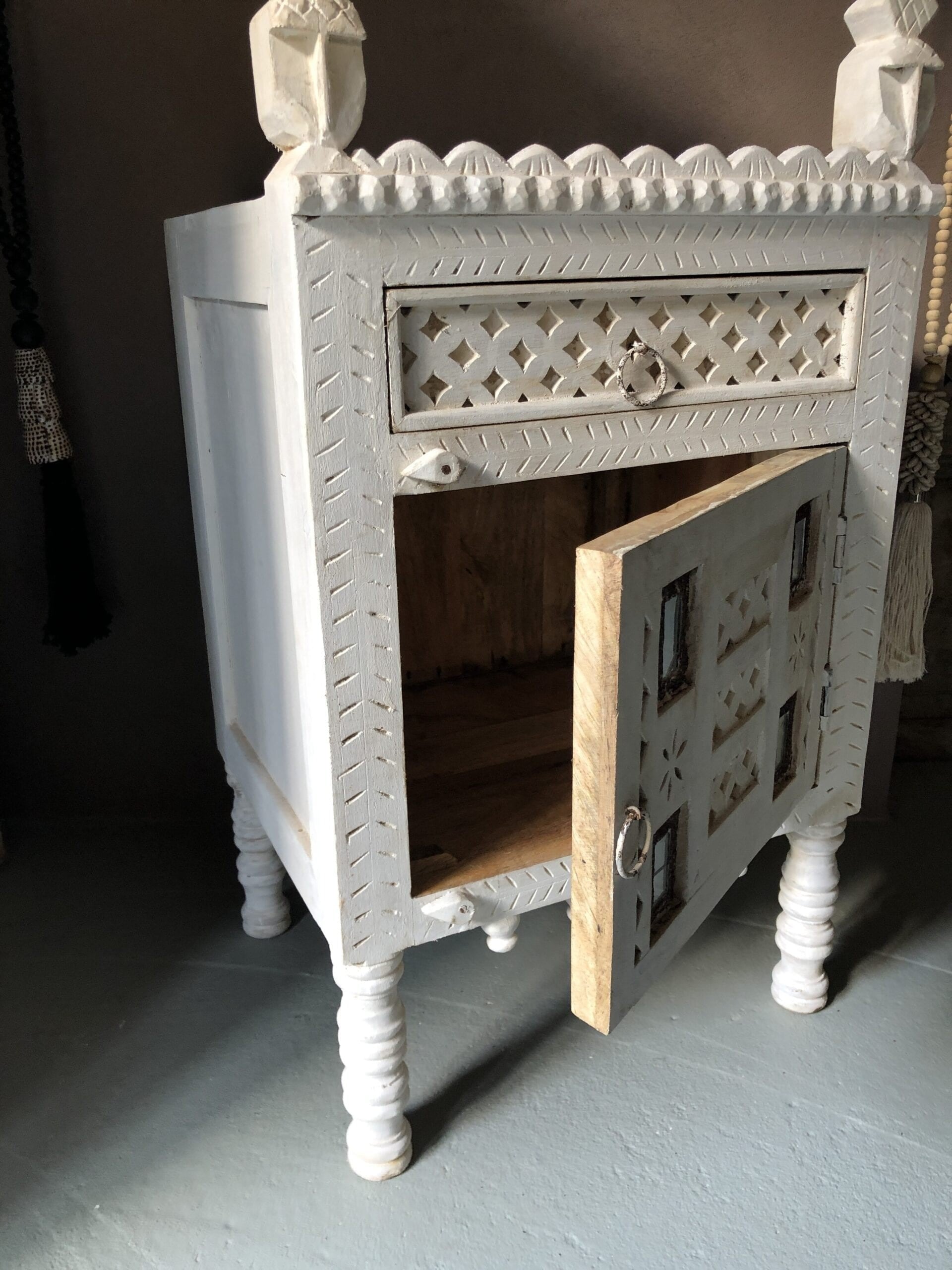 Damchiya Whitewashed Bridal Wardrobe Cabinet 45x39x82 cm - Open Front Design for Bedroom Storage & Wedding Dress Organization