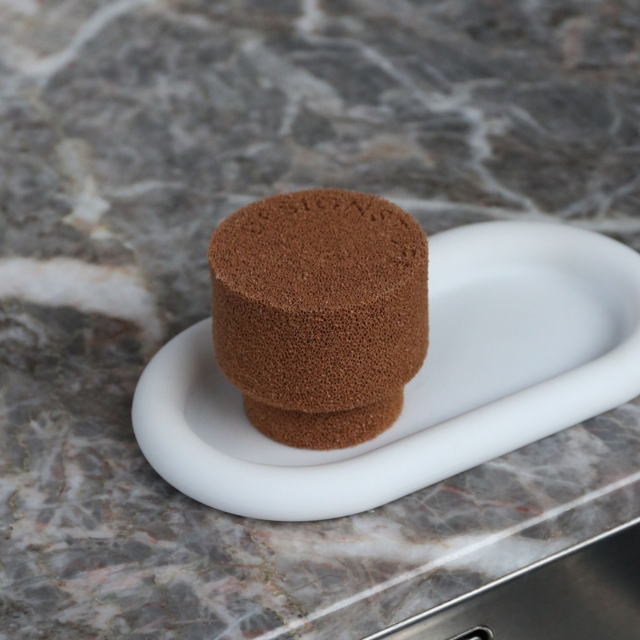 DESIGNSTUFF Round Silicone Sponge for Baking - Non-Stick Cinnamon Roll Dough Scraper & Pastry Brush Cleaner - Perfect for Kitchen, Cake Decorating & Cookie Making
