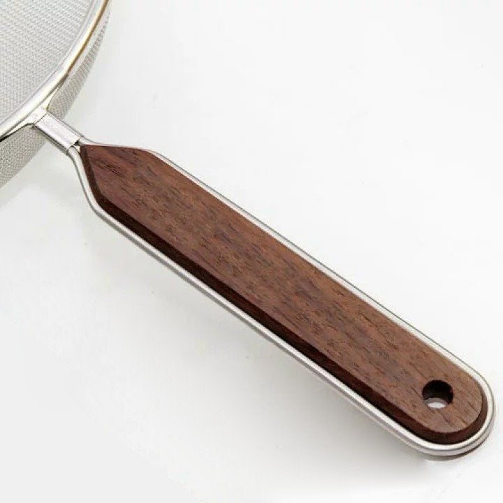 Premium Stainless Steel Fine Mesh Strainer with Wooden Handle - 180mm Kitchen Sieve for Sifting Flour, Straining Tea, and Filtering Broth