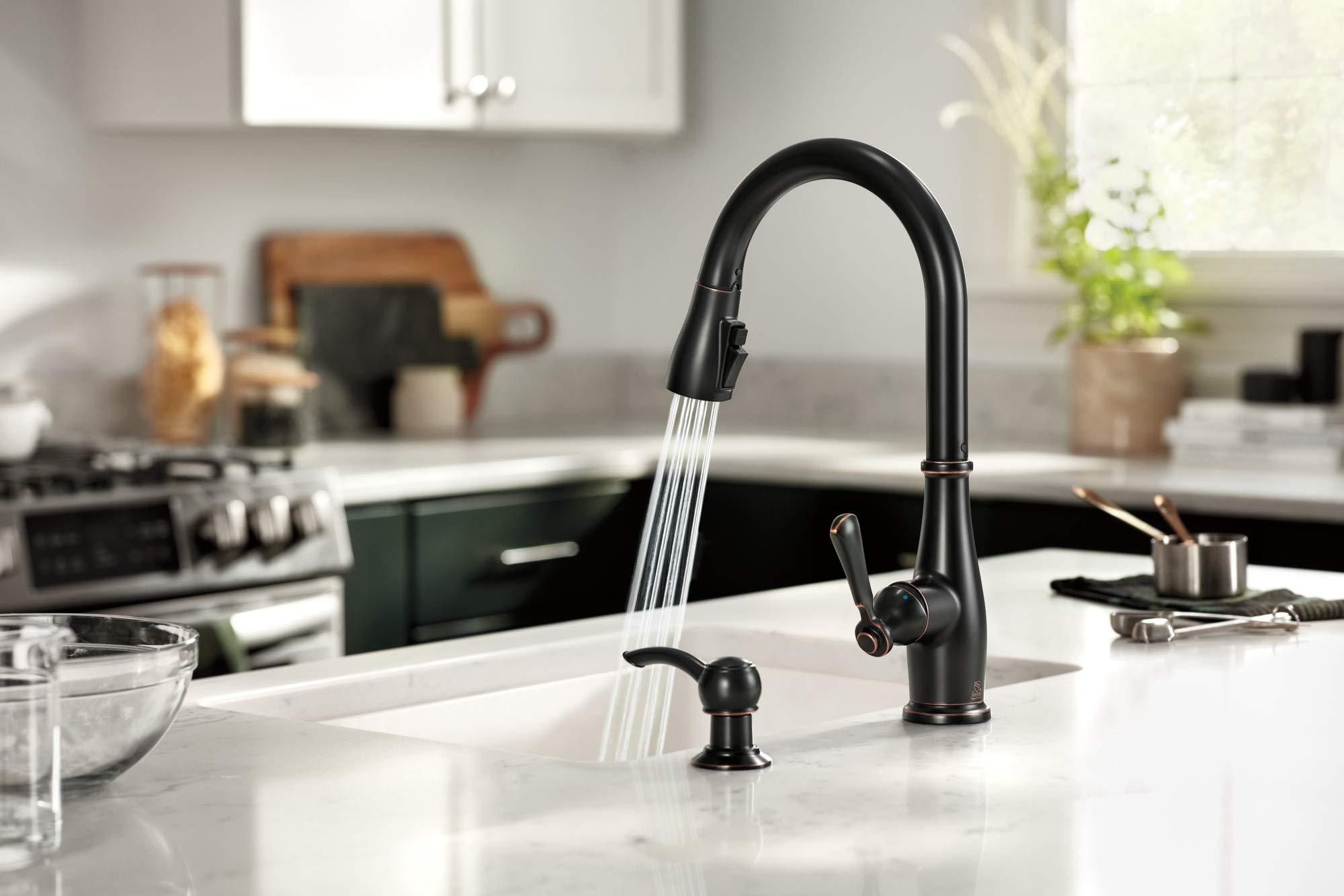 Peerless P7965LF-OB Elmhurst Single-Handle Pull-Down Kitchen Faucet in Oil Rubbed Bronze - Perfect for Modern Farmhouse & Industrial Style Kitchens