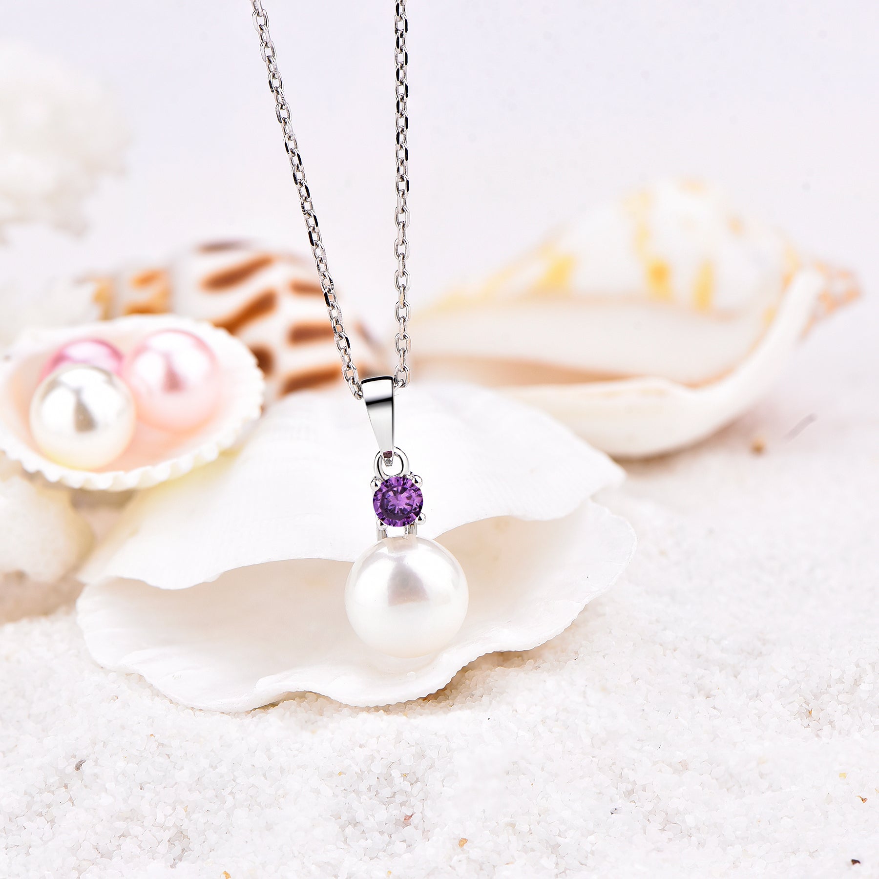 Elegant Dynamic Pearl Pendant Necklace for Women - Perfect for Weddings, Parties & Special Occasions