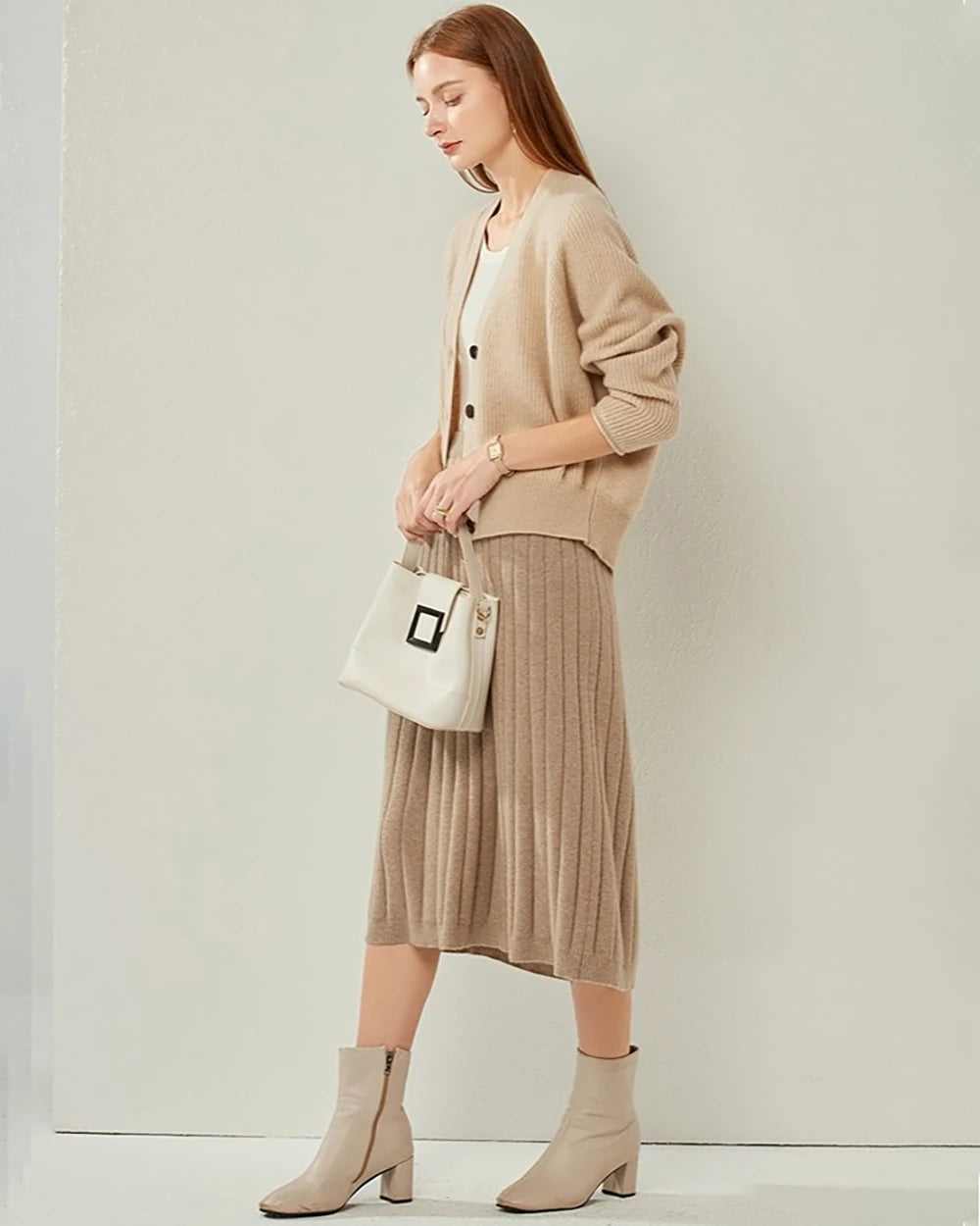 Luxury V-Neck Cashmere Cardigan for Women - Soft & Warm Winter Sweater - Perfect for Office, Date Night & Casual Outfits